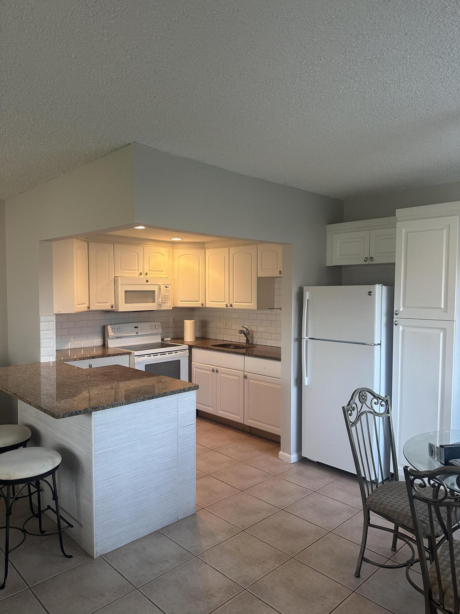 128 NORWICH F, West Palm Beach, FL 33417, West Palm Beach - Photo 5