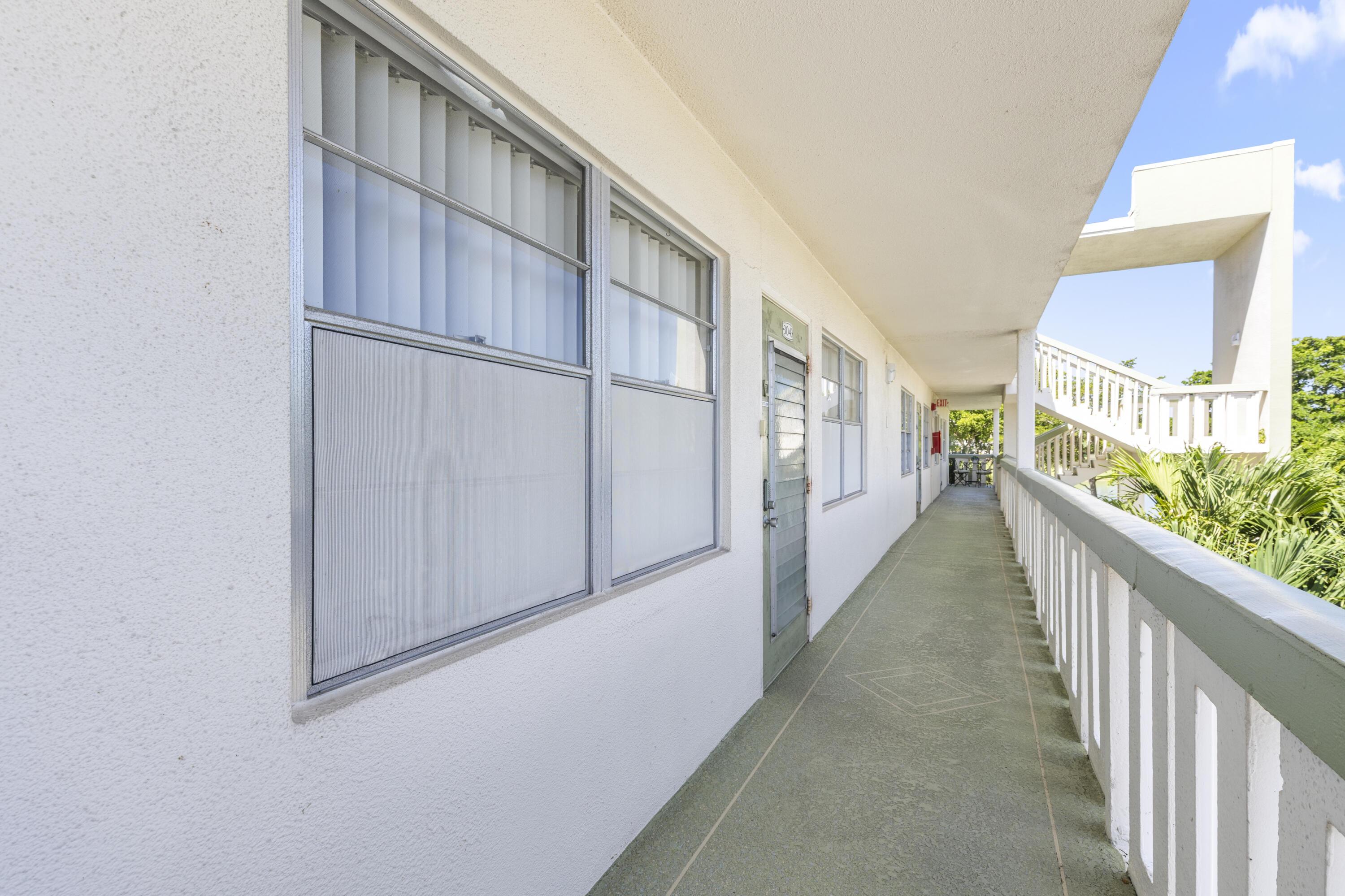 3043 Berkshire C, Deerfield Beach, FL 33442, Deerfield Beach - Photo 3