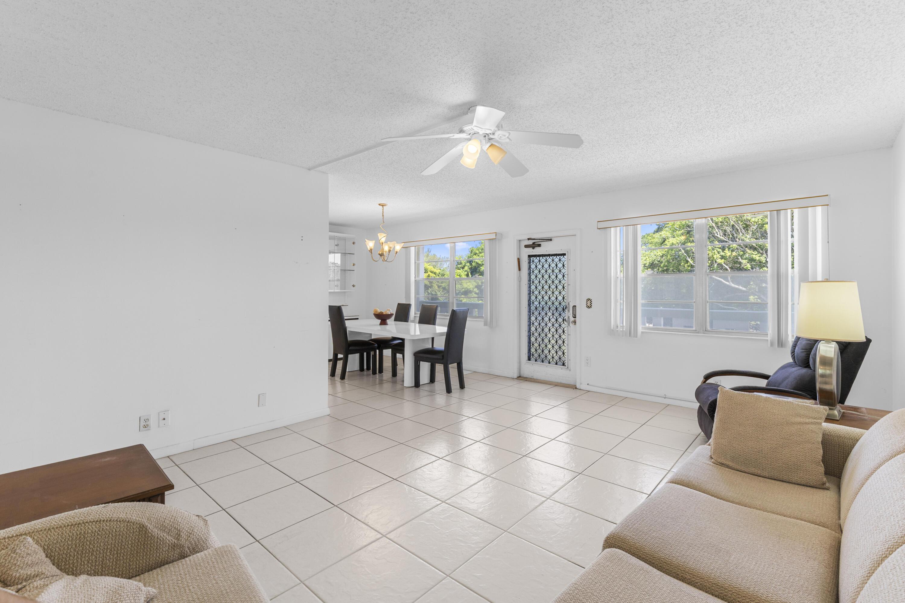 3043 Berkshire C, Deerfield Beach, FL 33442, Deerfield Beach - Photo 4