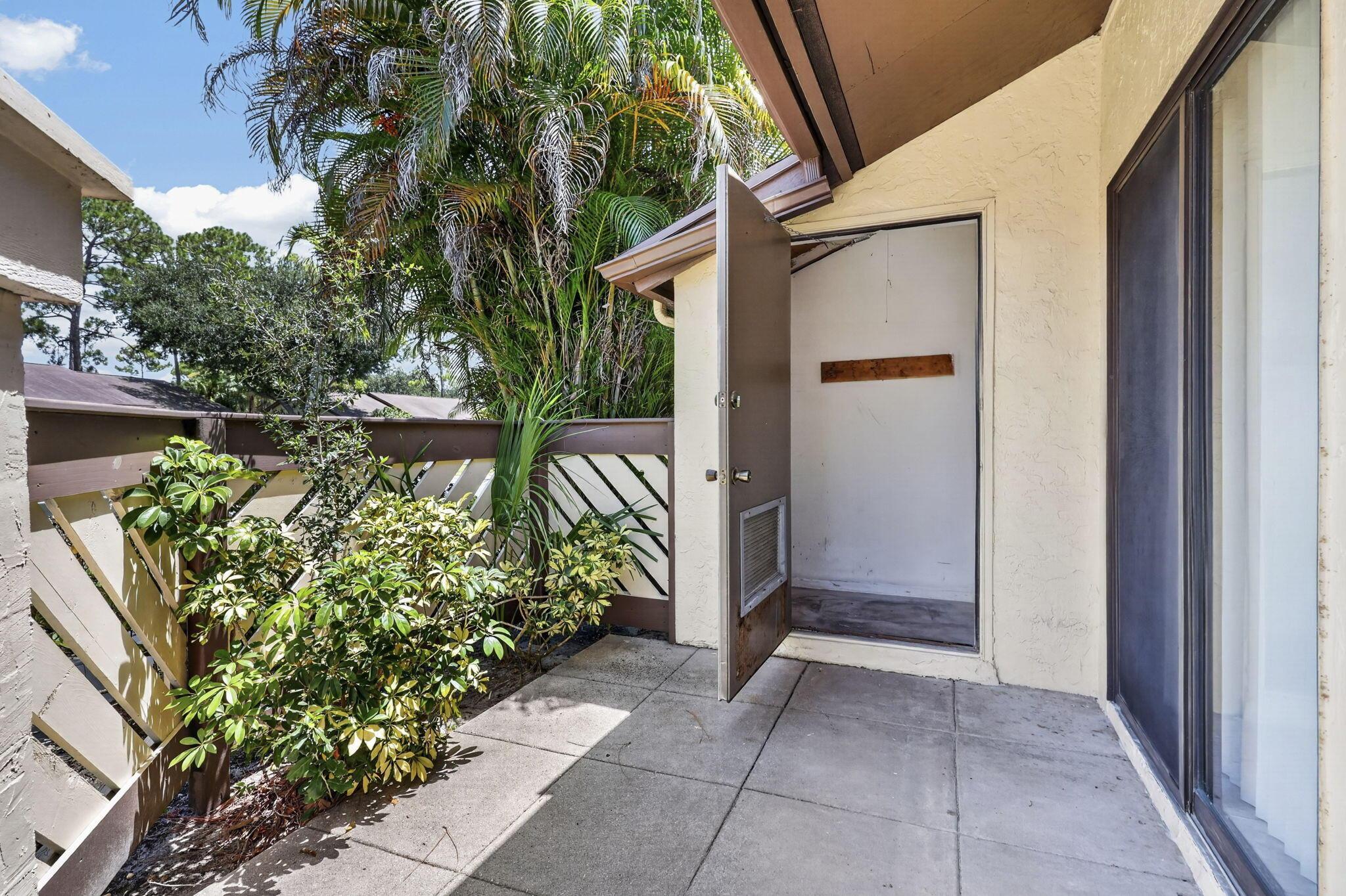 184 MASTIC TREE Court, Royal Palm Beach, FL 33411, Royal Palm Beach - Photo 5