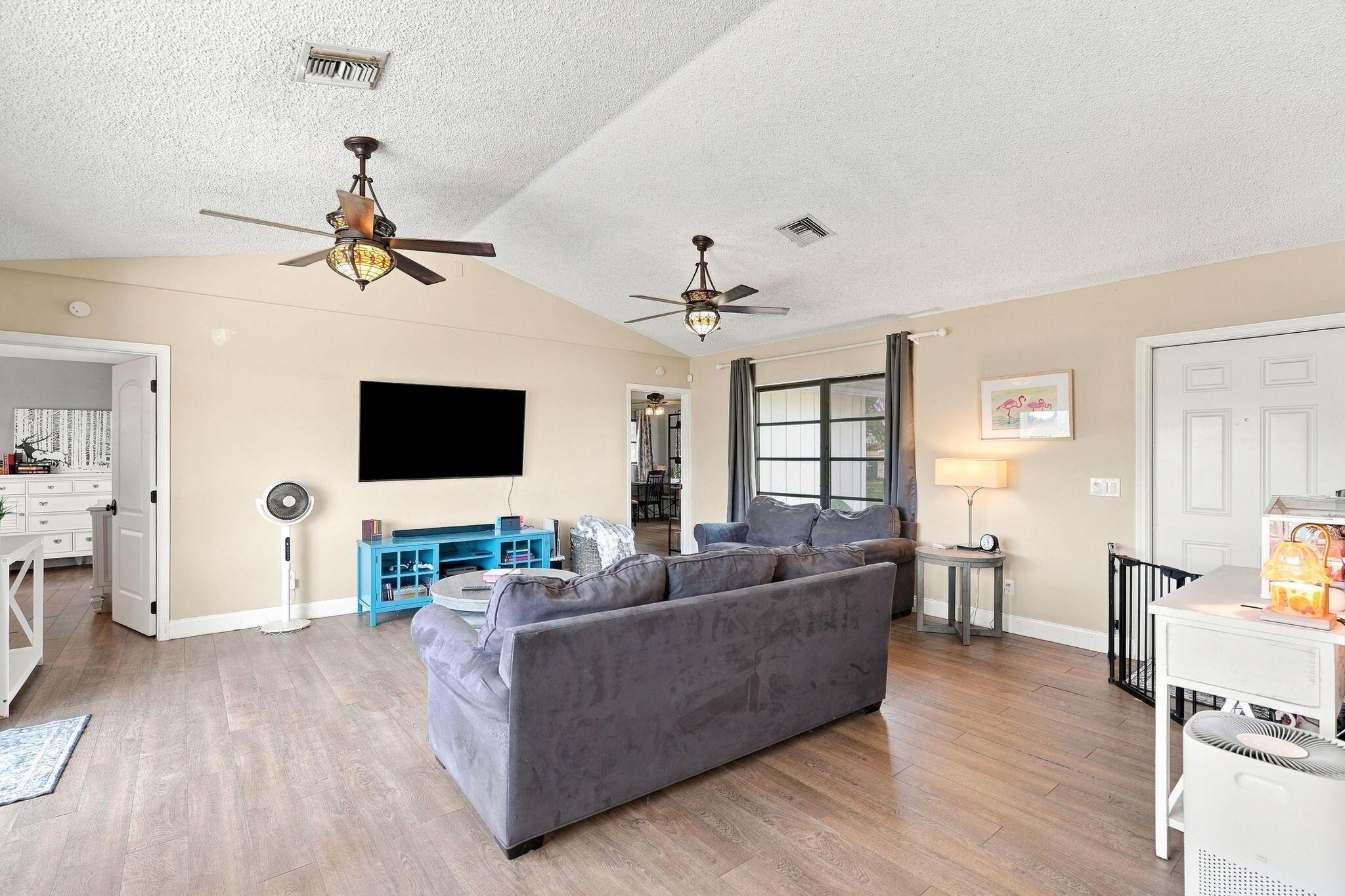 9179 Honeywell Road, Lake Worth, FL 33467, Lake Worth - Photo 4