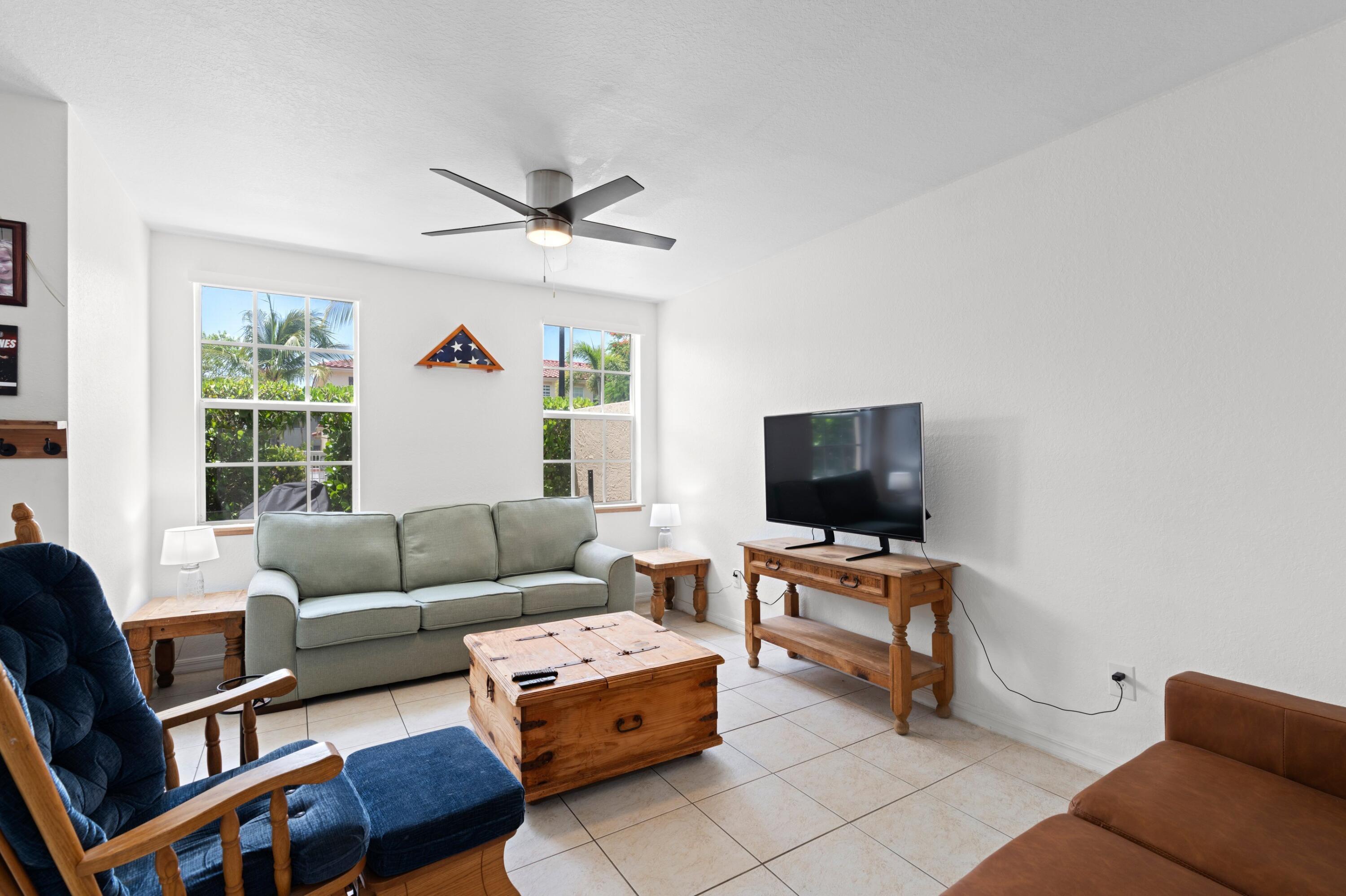 1020 E LONGPORT Circle 6B, Delray Beach, FL 33444, Delray Beach - Photo 5