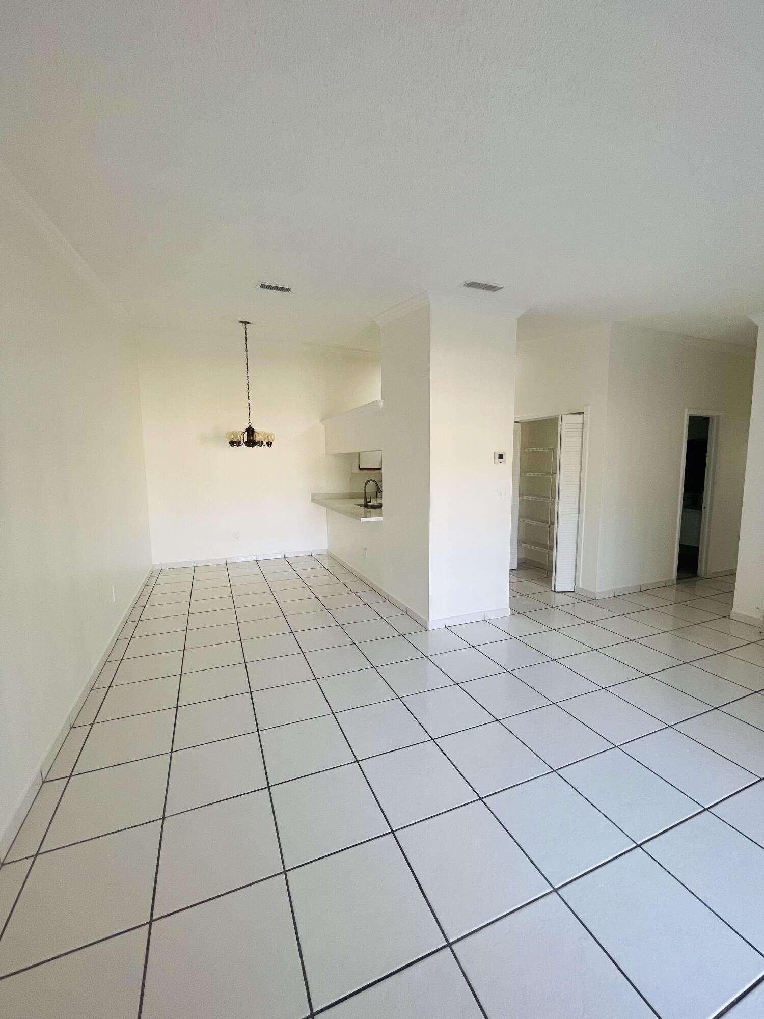 18340 Mediterranean Boulevard 2806, Hialeah, FL 33015, Hialeah - Photo 4