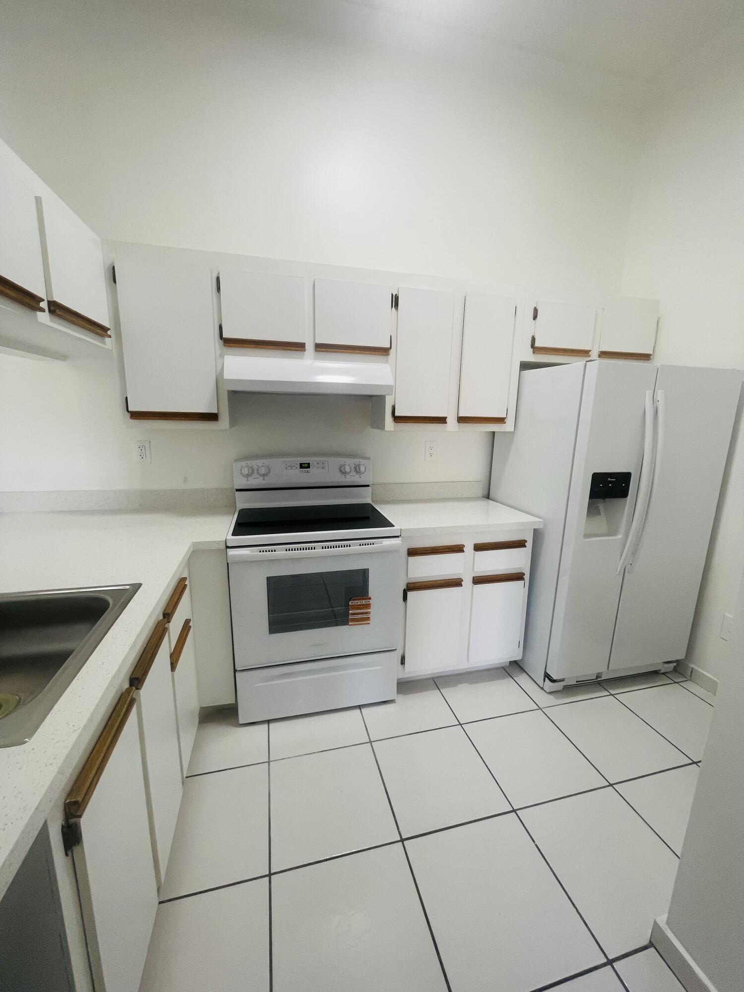 18340 Mediterranean Boulevard 2806, Hialeah, FL 33015, Hialeah - Photo 5