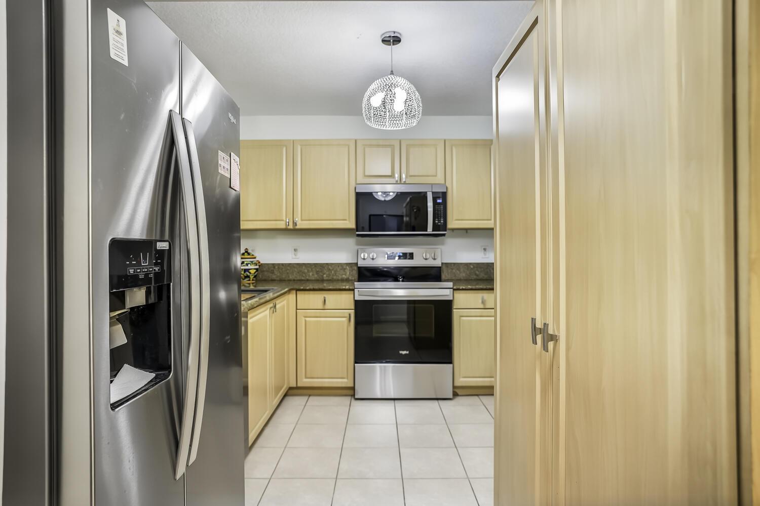 609 E SHERIDAN Street 208, Dania Beach, FL 33004, Dania Beach - Photo 2