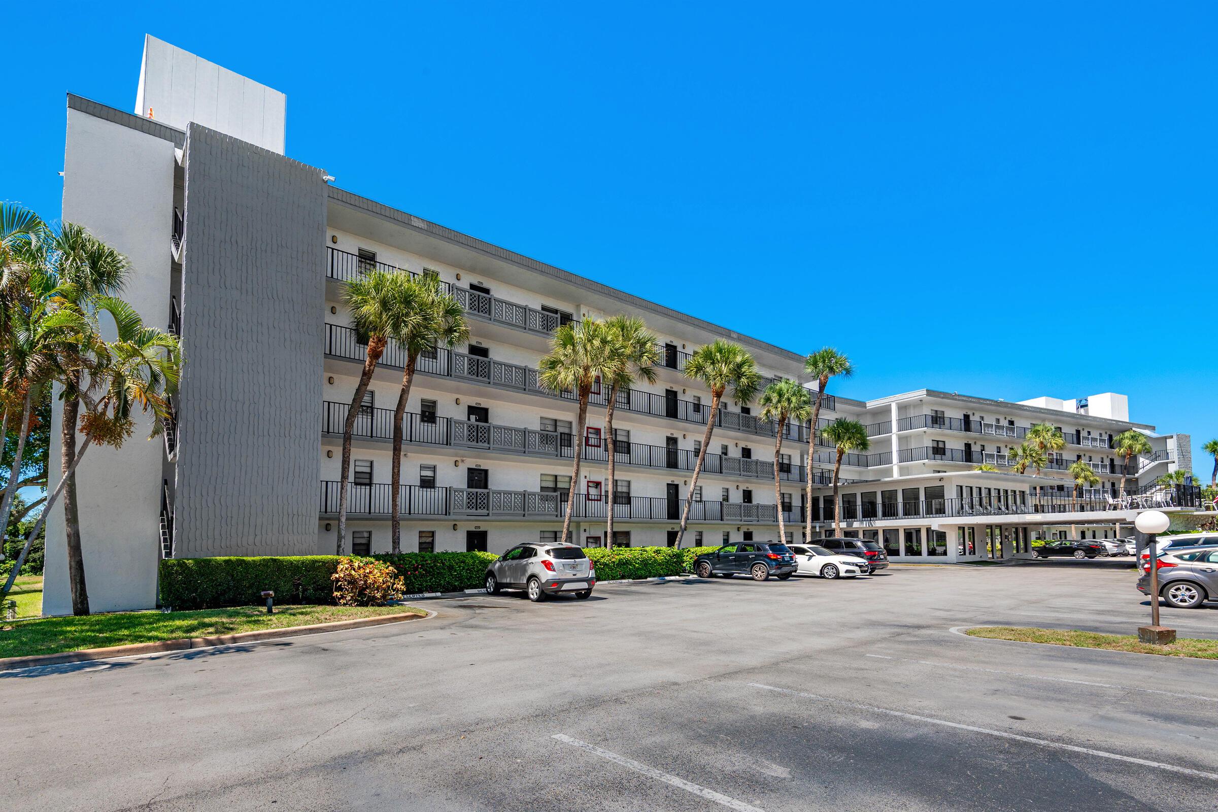 9235 SW 8th Street 502, Boca Raton, FL 33428, Boca Raton - Photo 4