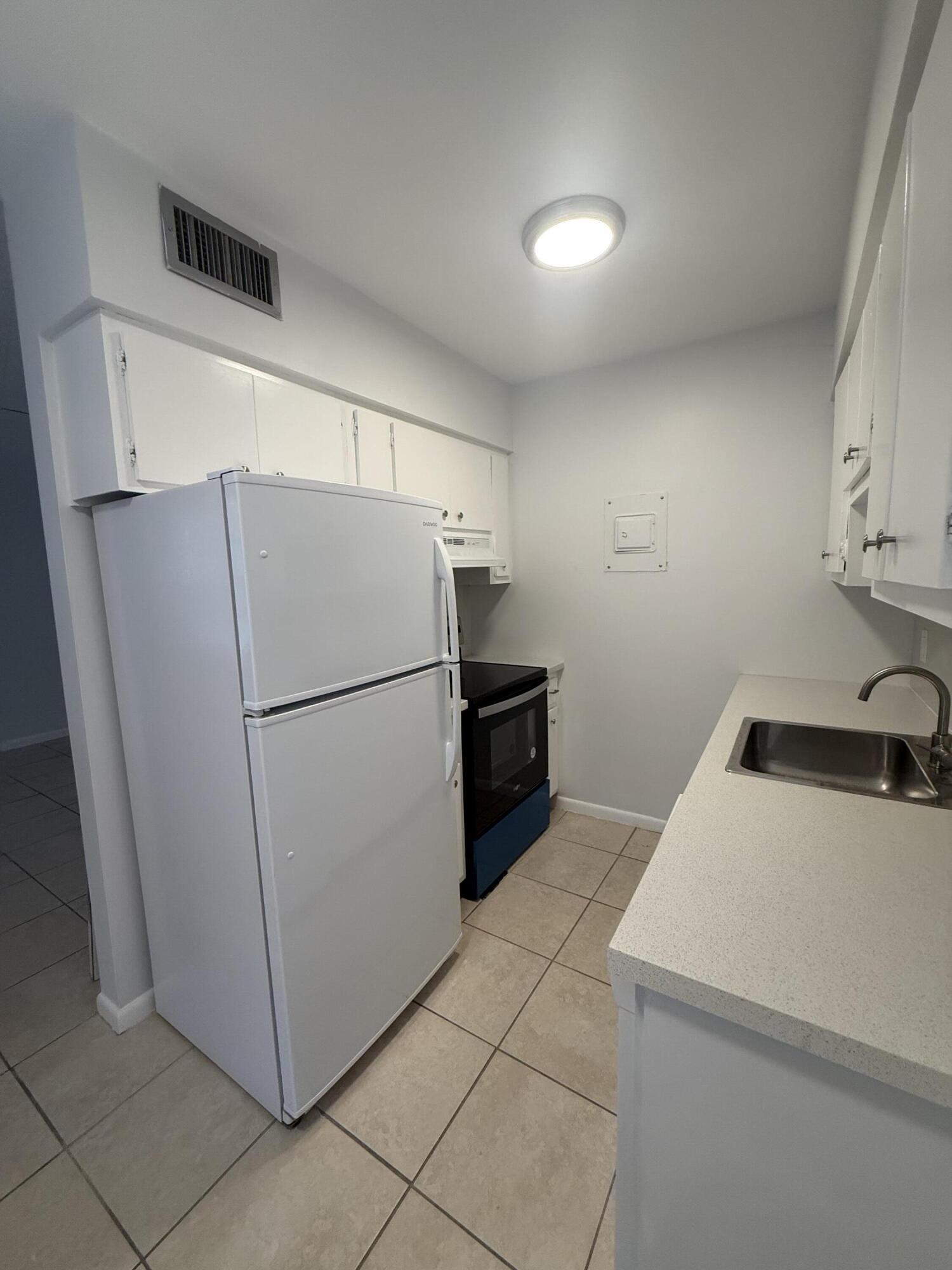 2017 NE 18TH Street 2, Fort Lauderdale, FL 33305, Fort Lauderdale - Photo 3