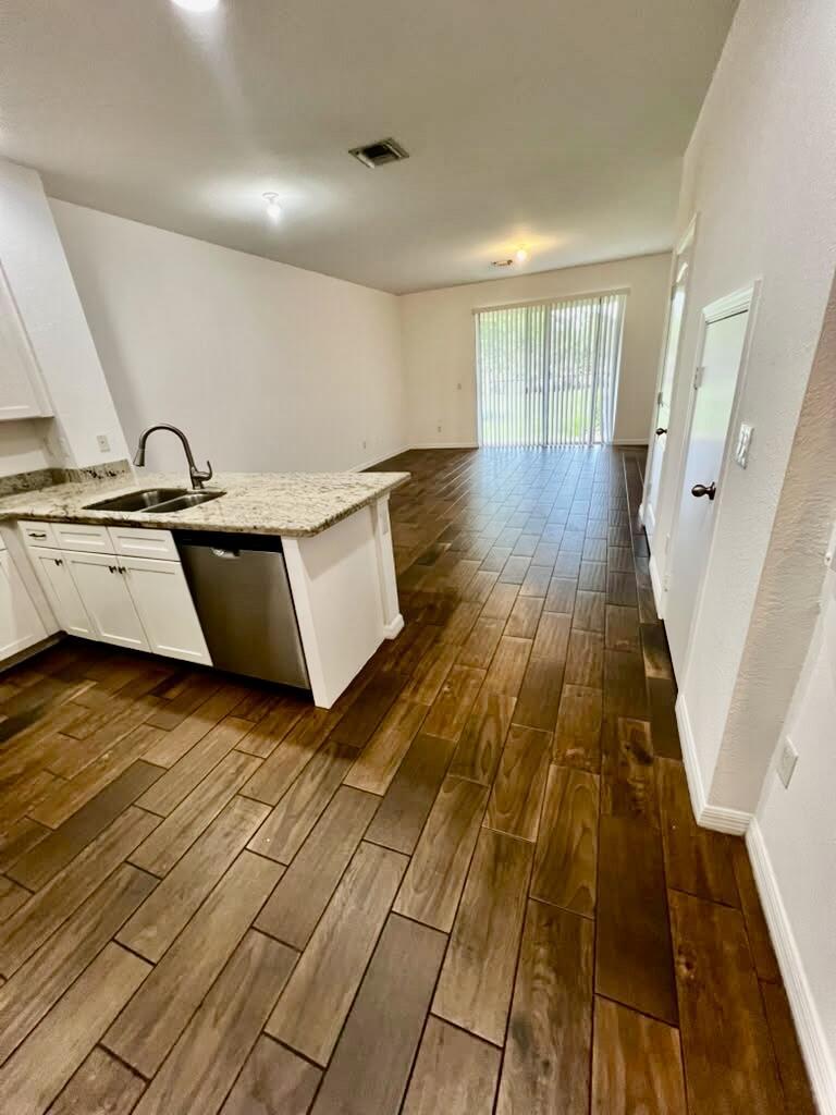 1129 VERMILION Drive, Lake Worth Beach, FL 33461, Lake Worth Beach - Photo 4