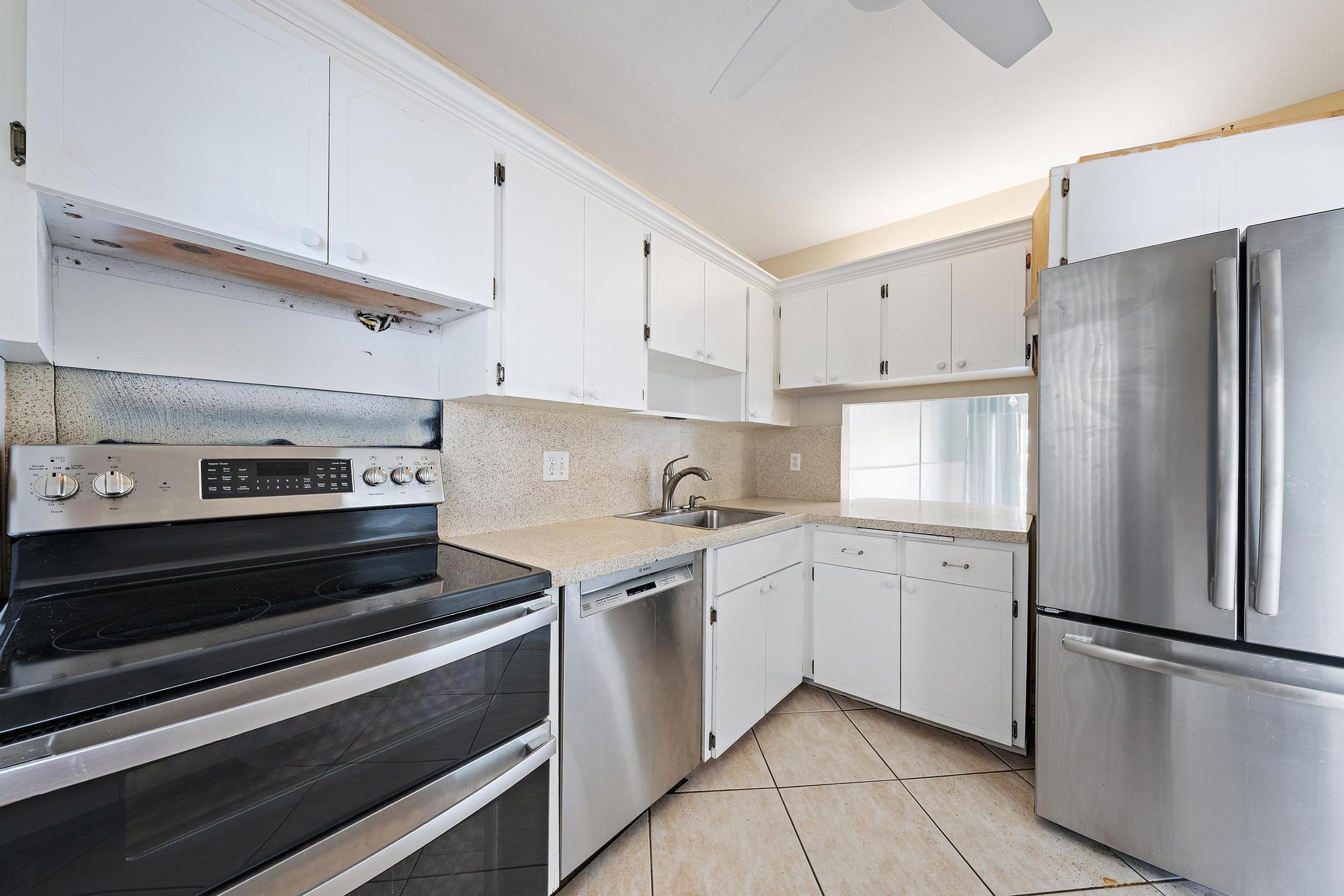 29 Yacht Club Drive Unit 405, North Palm Beach, FL 33408, North Palm Beach - Photo 2