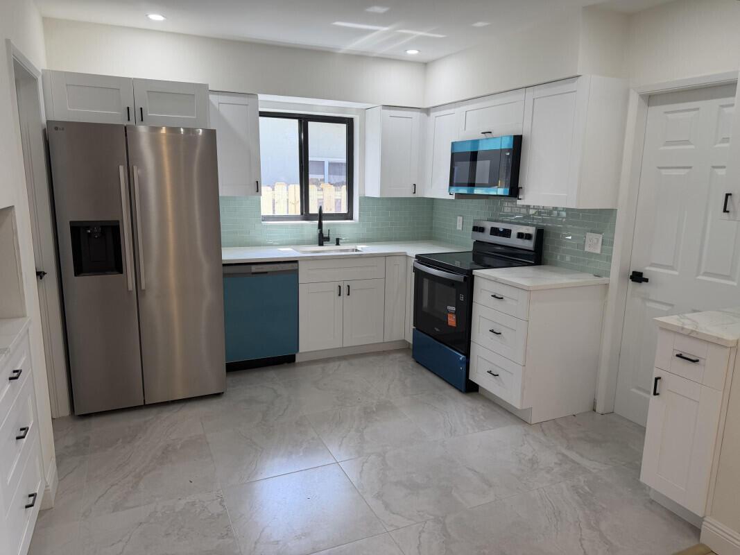 80 NE 48TH Street, Oakland Park, FL 33334, Oakland Park - Photo 2