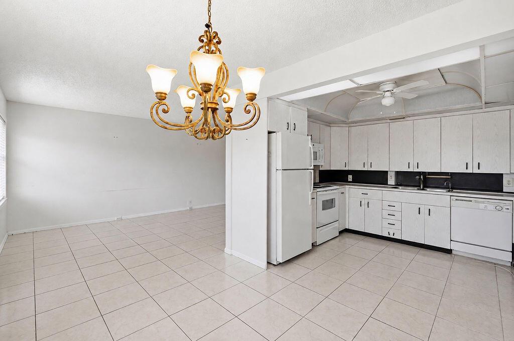 3026 Rexford B, Boca Raton, FL 33434, Boca Raton - Photo 3