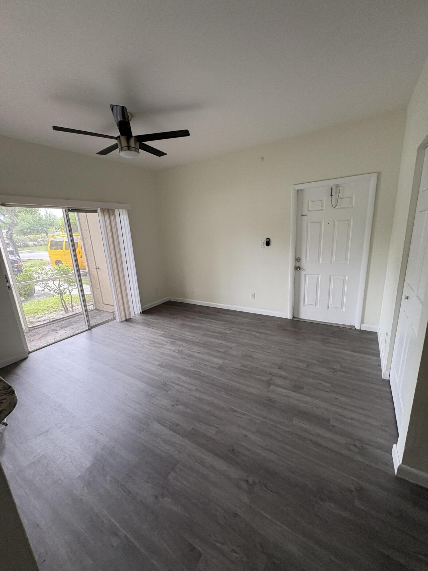 640 CYPRESS CLUB Way B12, Deerfield Beach, FL 33064, Deerfield Beach - Photo 3