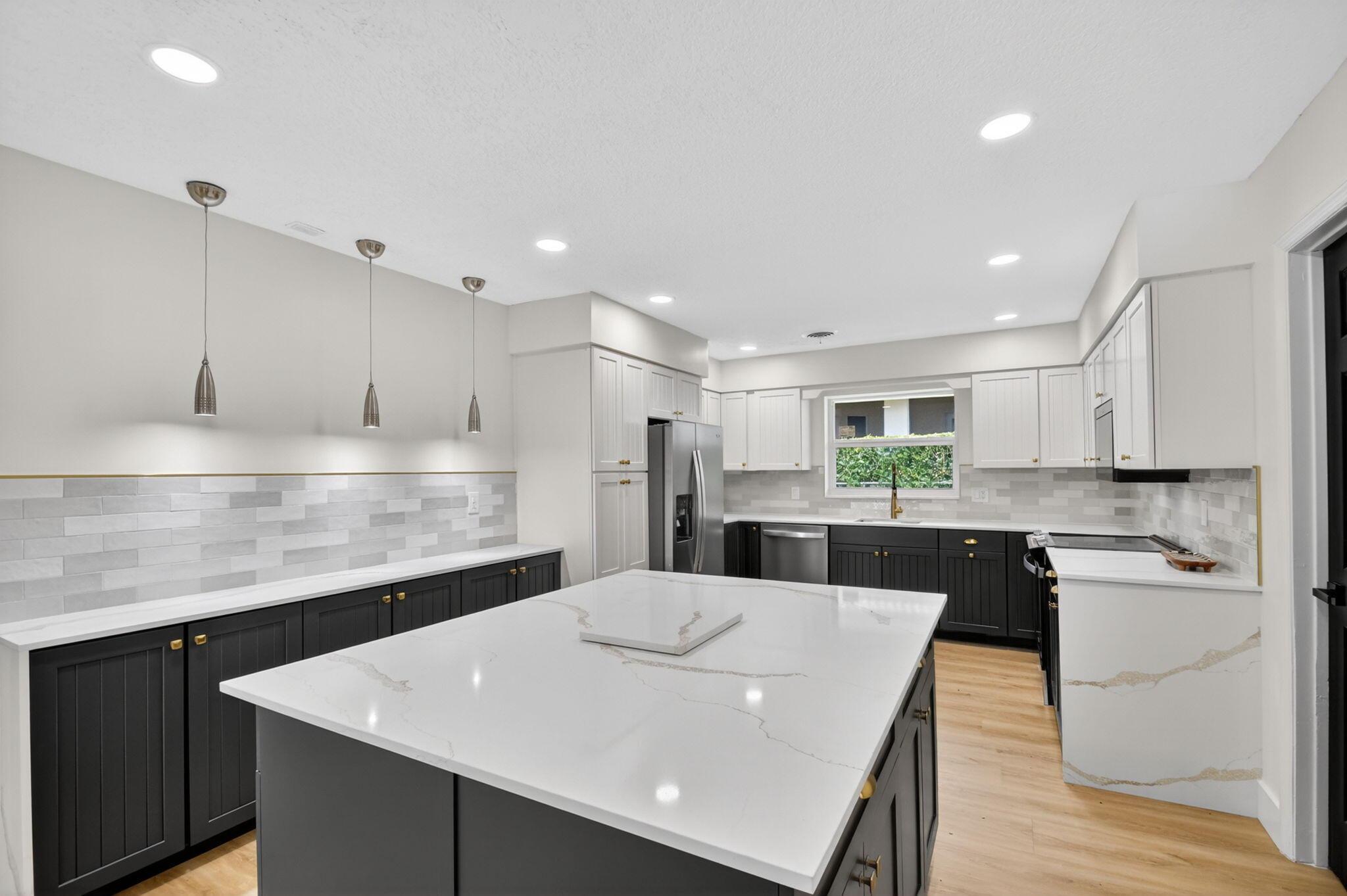 1221 Singer Drive, Singer Island, FL 33404, Singer Island - Photo 2