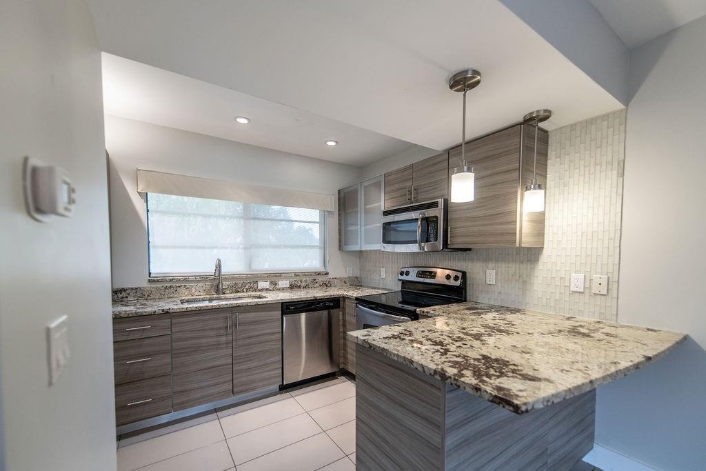 64 ISLE OF VENICE Drive APT 22, Fort Lauderdale, FL 33301, Fort Lauderdale - Photo 4
