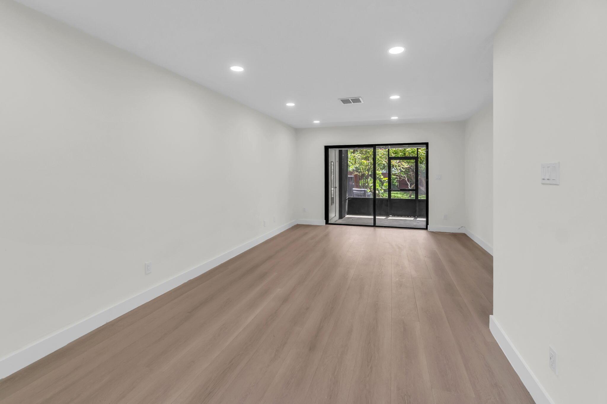 176 NW 106th Terrace, Pembroke Pines, FL 33026, Pembroke Pines - Photo 2
