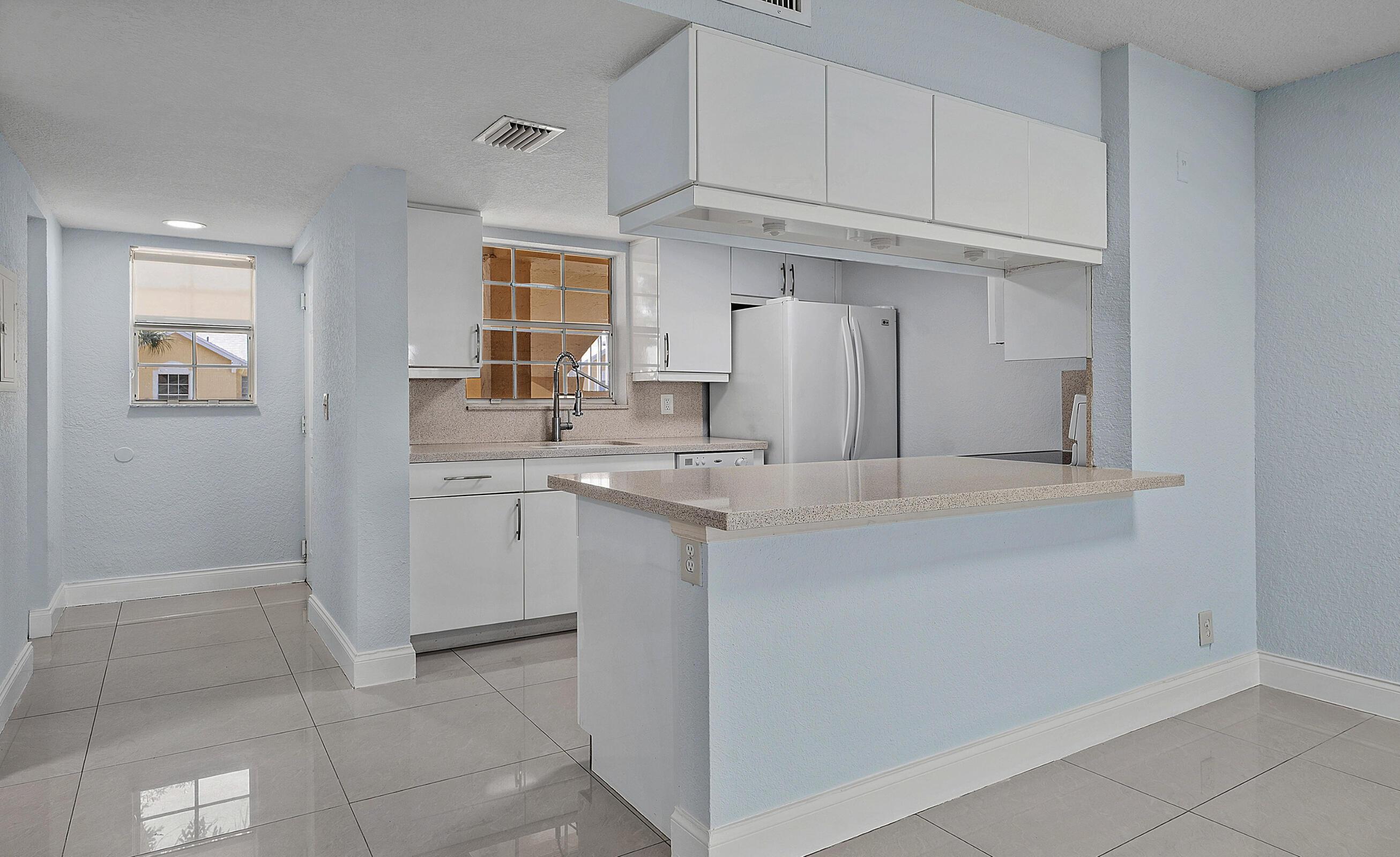 6300 La Costa Drive H, Boca Raton, FL 33433, Boca Raton - Photo 4