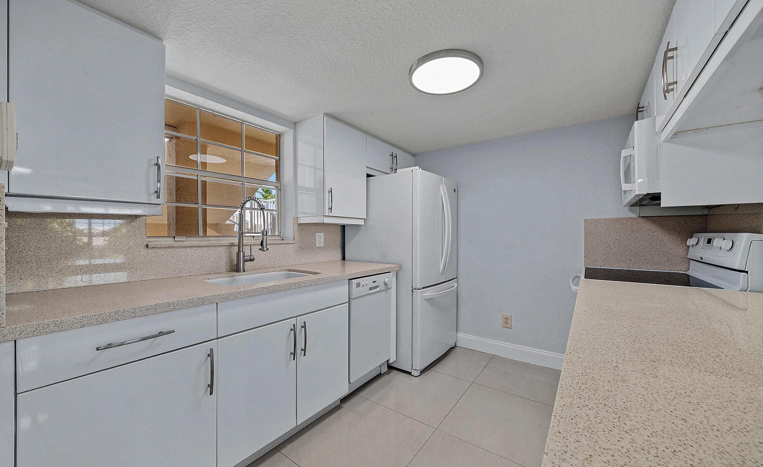 6300 La Costa Drive H, Boca Raton, FL 33433, Boca Raton - Photo 5
