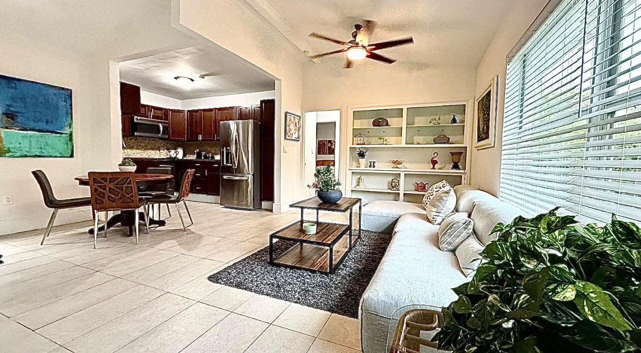 1302 S FEDERAL Highway, Lake Worth Beach, FL 33460, Lake Worth Beach