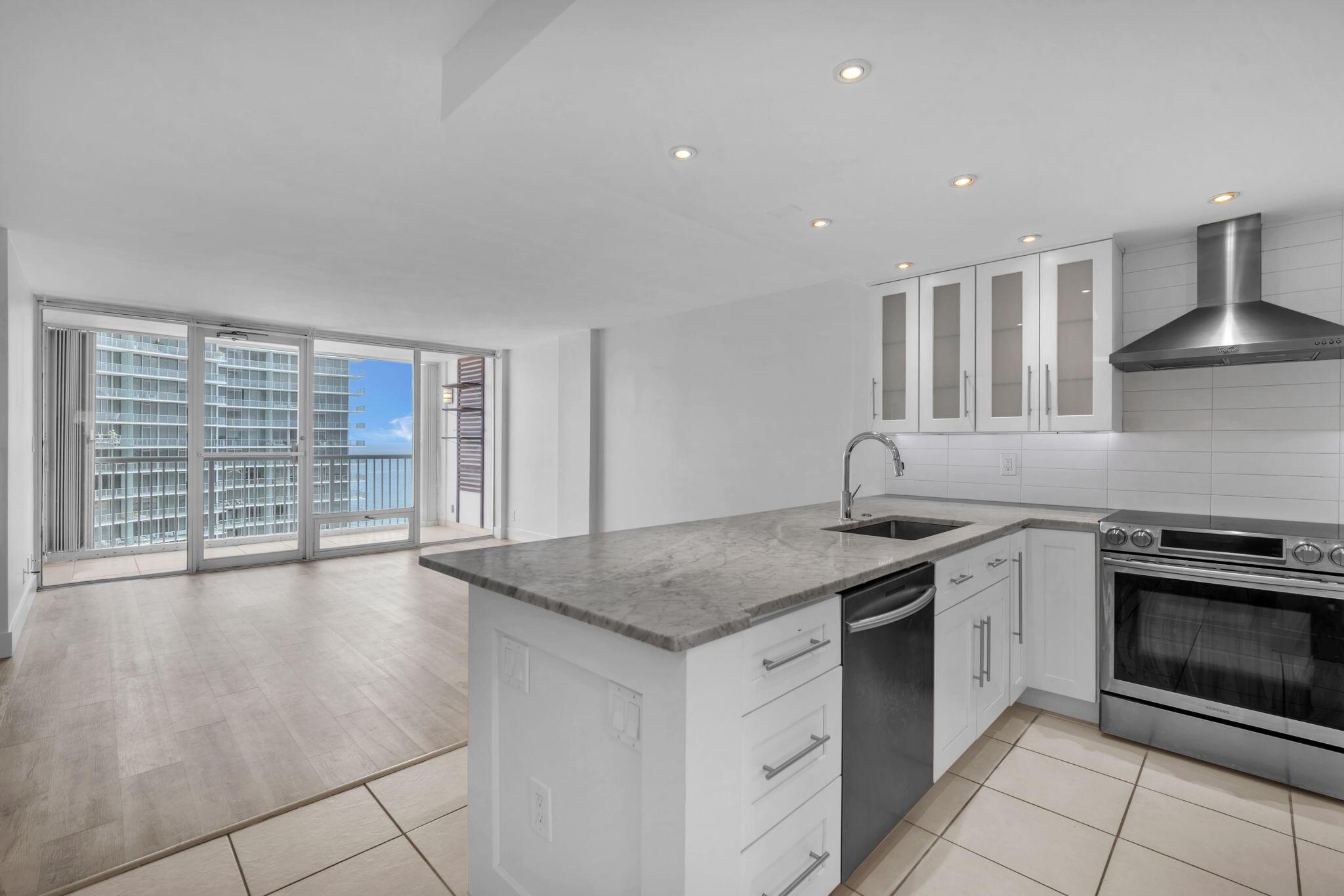 2200 NE 33rd Avenue 17C, Fort Lauderdale, FL 33305, Fort Lauderdale - Photo 3