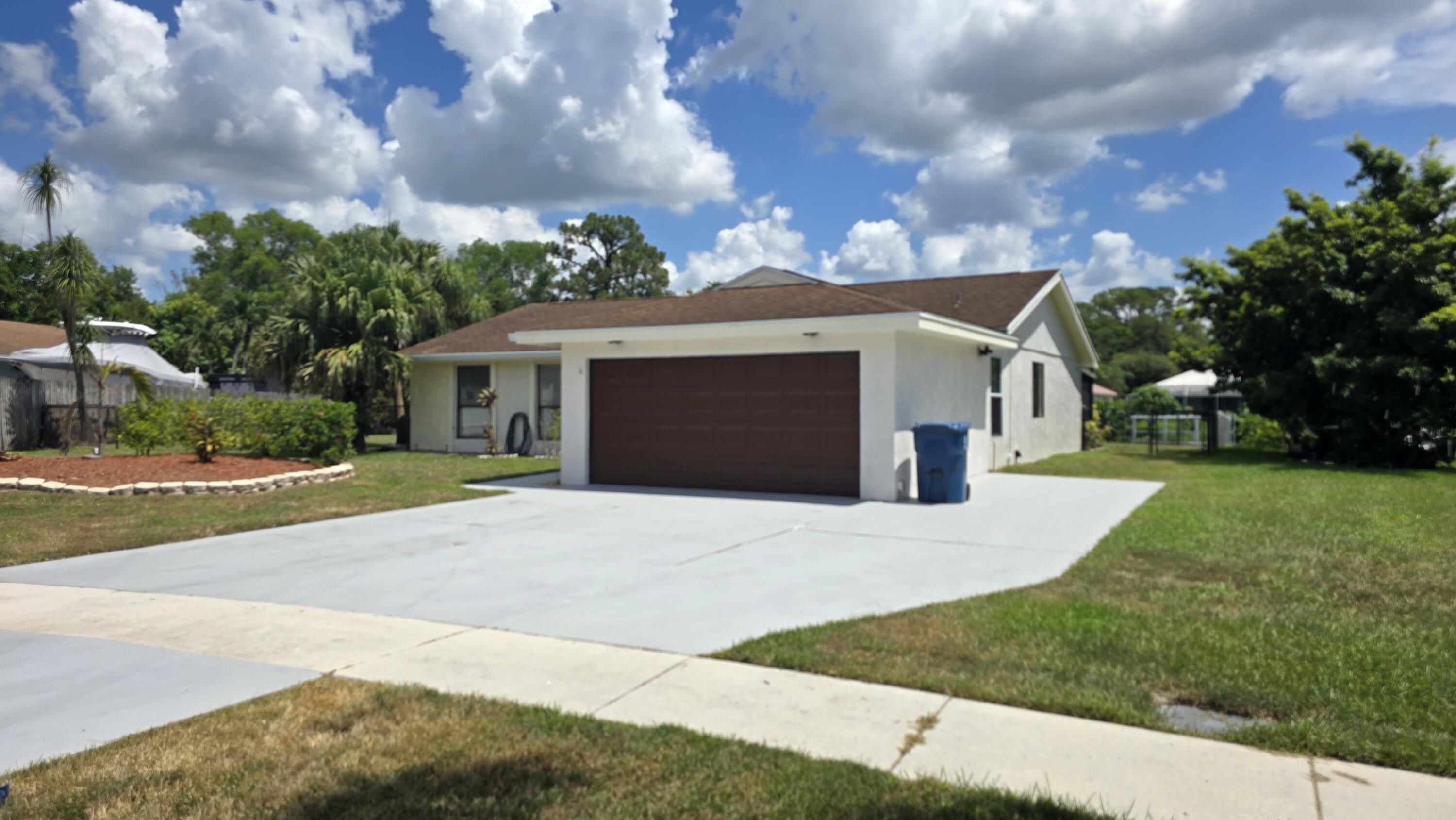 118 CAMBRIDGE Lane, Royal Palm Beach, FL 33411, Royal Palm Beach - Photo 2