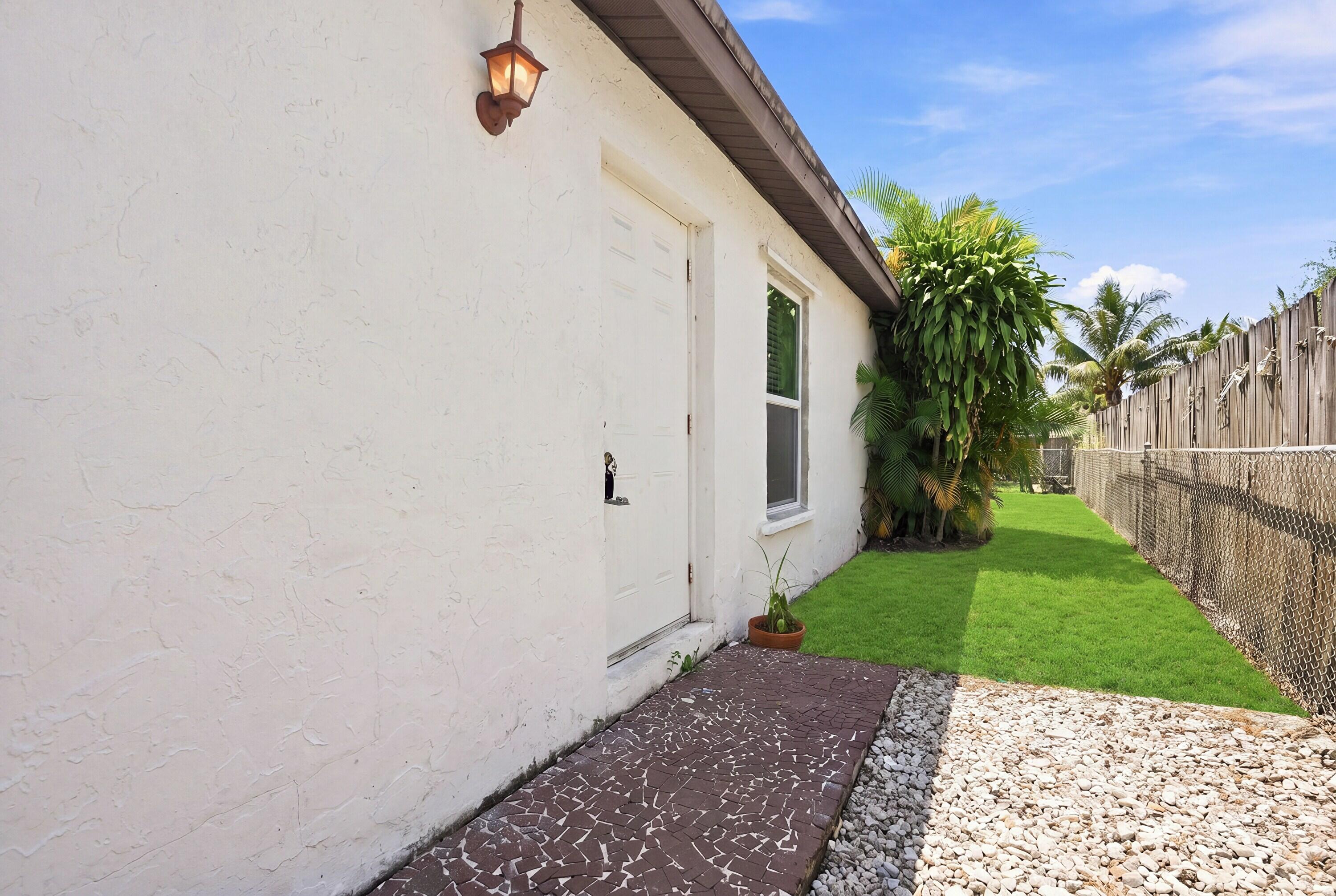 5884 S 38th Street, Greenacres, FL 33463, Greenacres - Photo 3
