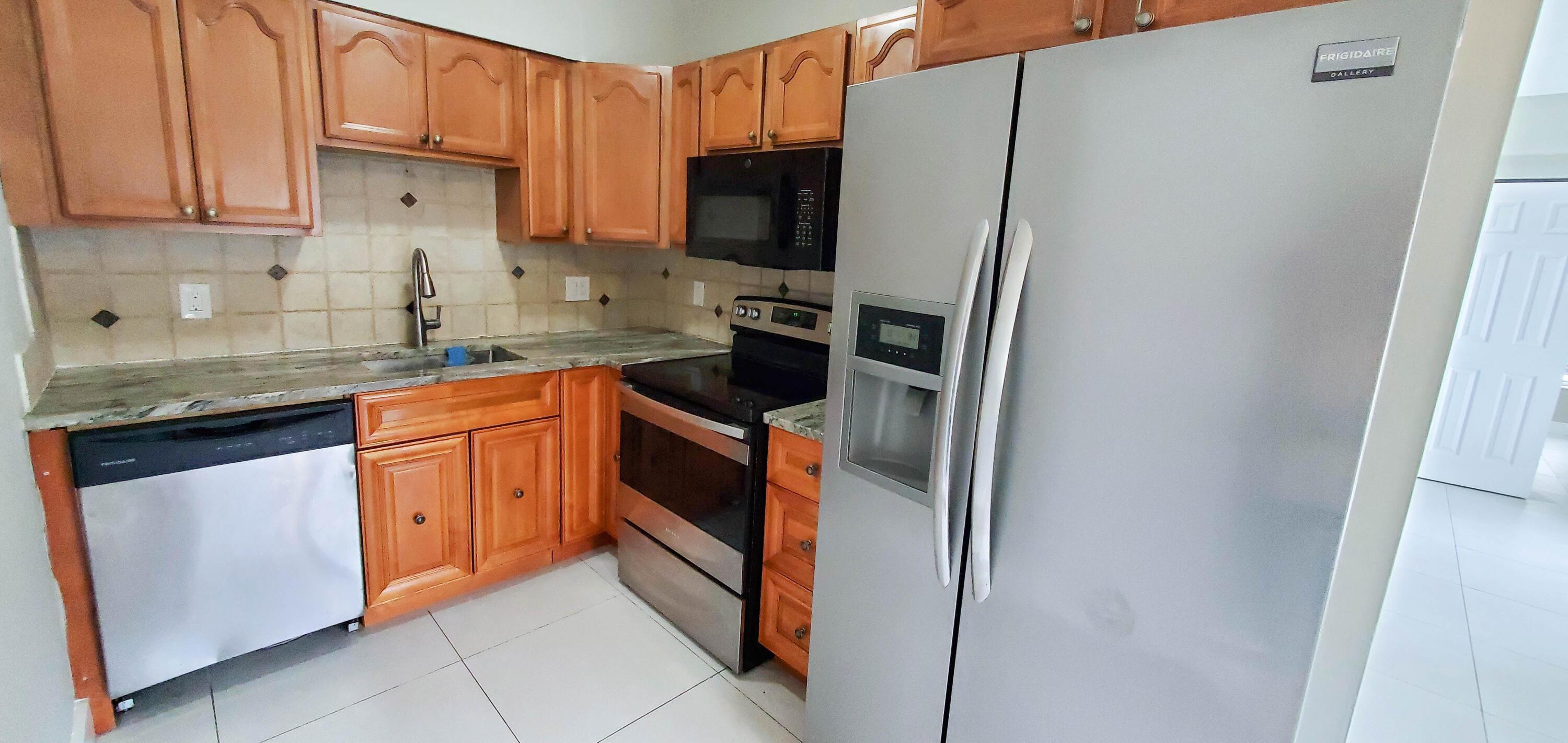 4398 NE 15TH Terrace, Pompano Beach, FL 33064, Pompano Beach - Photo 3