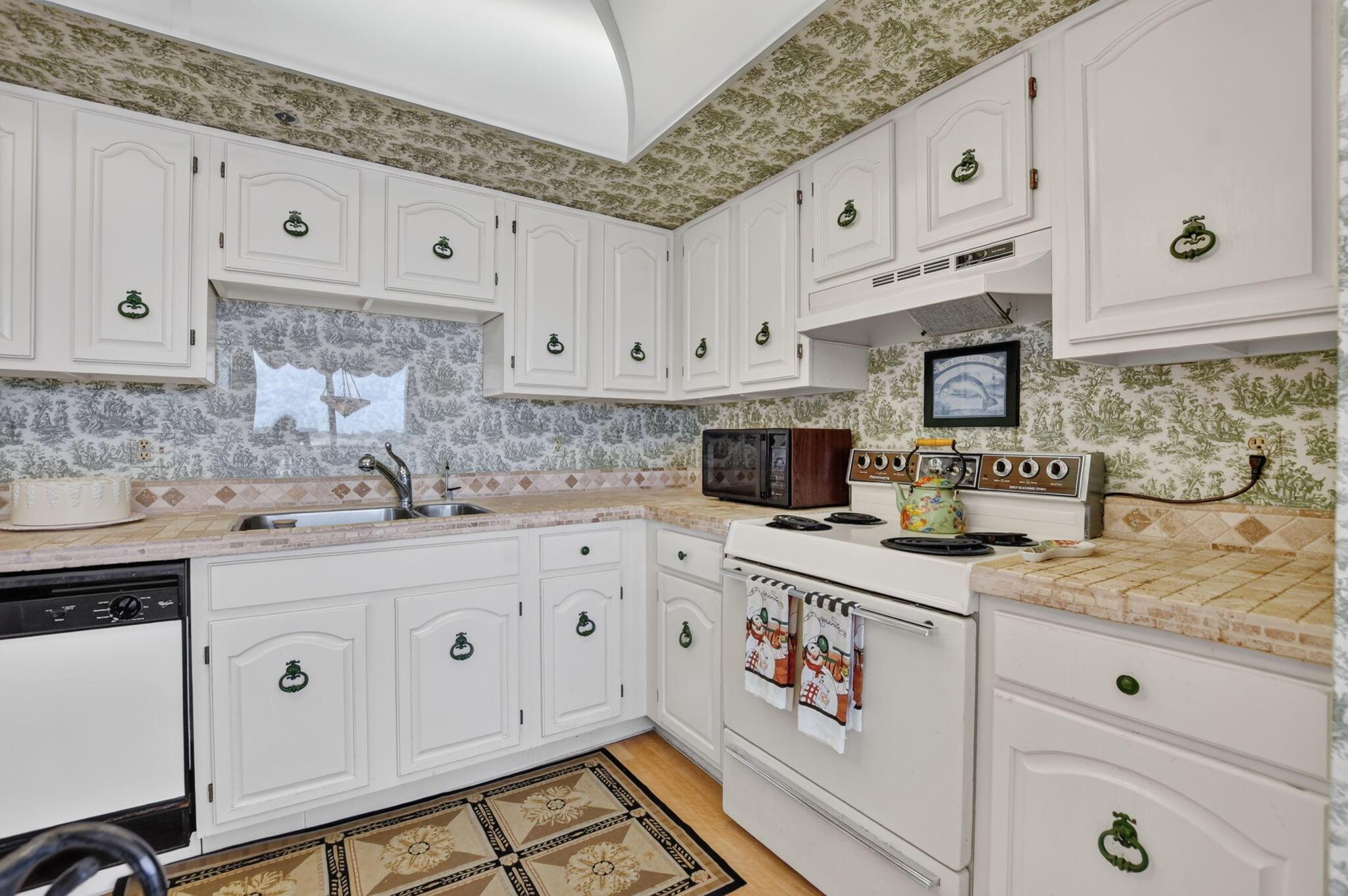 7786 Lakeside Boulevard 641, Boca Raton, FL 33434, Boca Raton - Photo 3