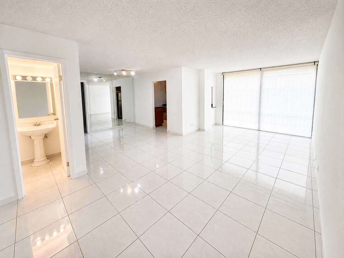 17021 N Bay Road 126, Sunny Isles Beach, FL 33160, Sunny Isles Beach - Photo 4