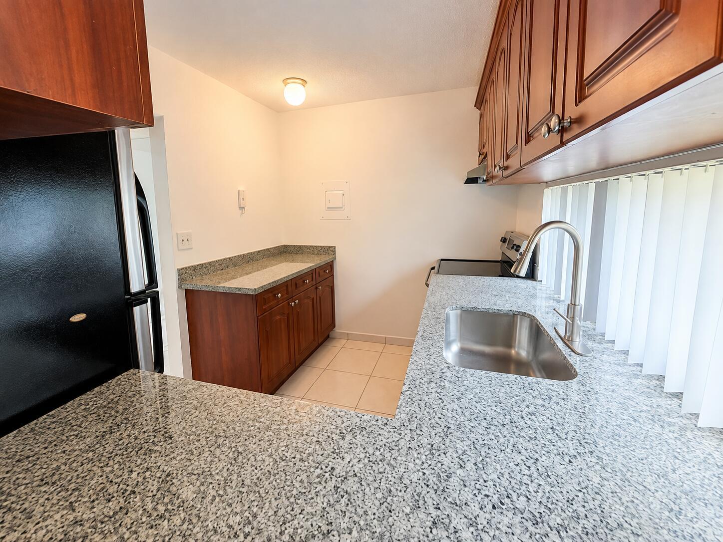 17021 N Bay Road 126, Sunny Isles Beach, FL 33160, Sunny Isles Beach - Photo 2