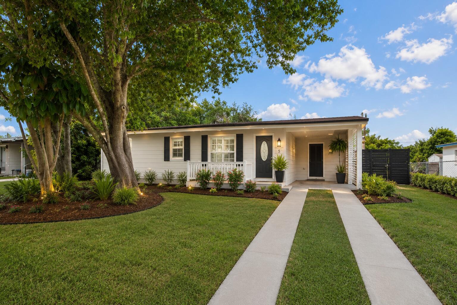 2443 2nd Place SW, Vero Beach, FL 32962, Vero Beach - Photo 2
