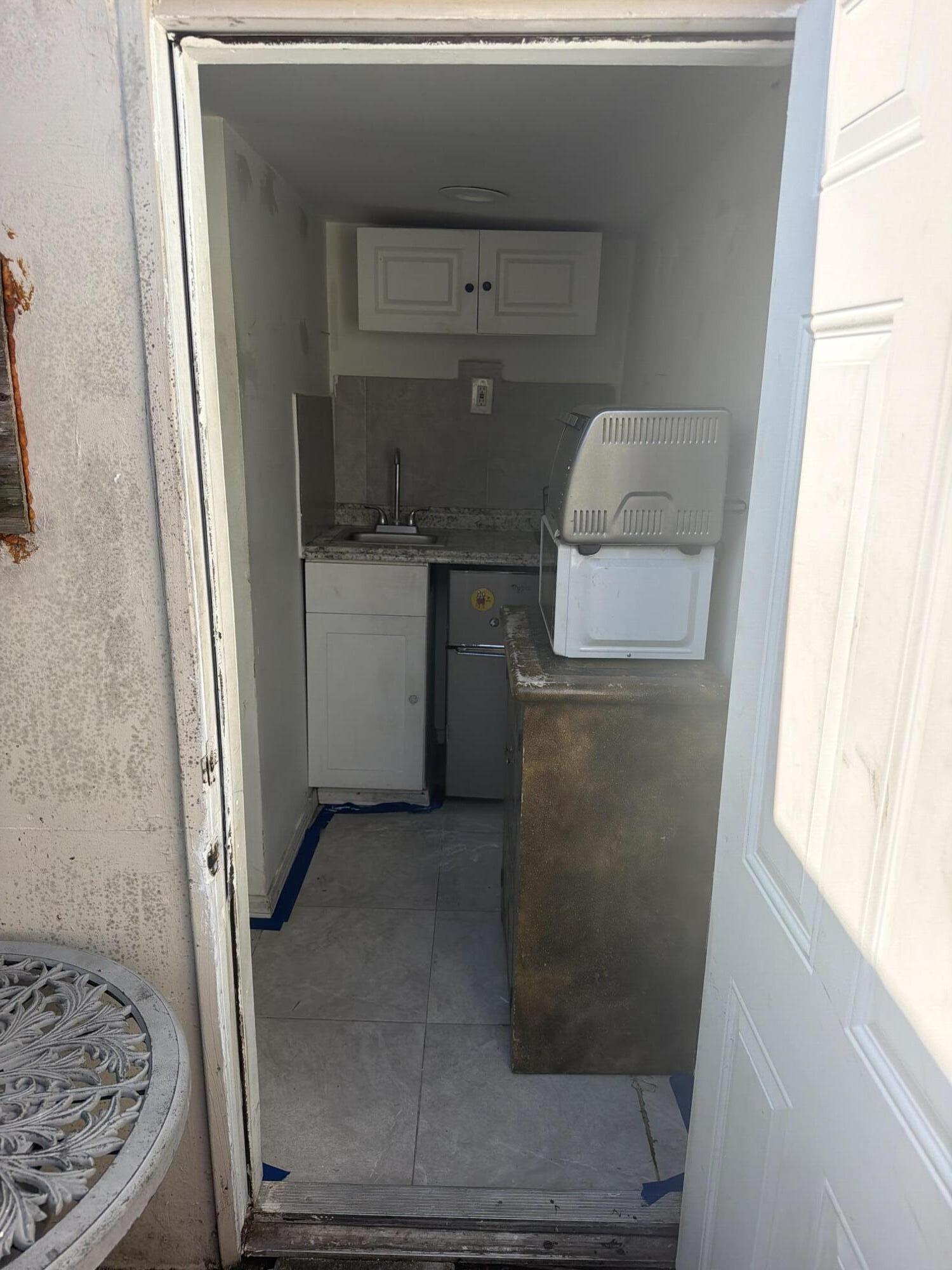 1822 Cleveland Street c, Hollywood, FL 33020, Hollywood - Photo 3
