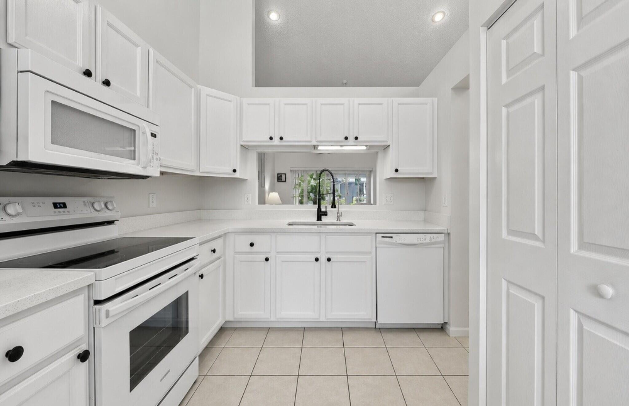 6140 Long Key Lane, Boynton Beach, FL 33472, Boynton Beach - Photo 3