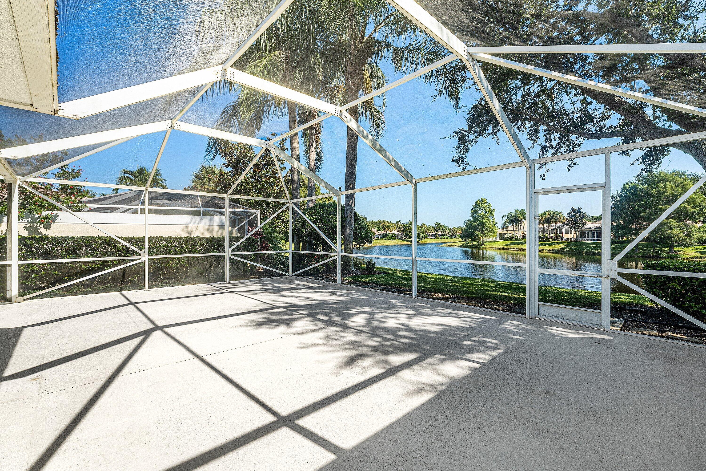 693 HUDSON BAY Drive, Palm Beach Gardens, FL 33410, Palm Beach Gardens - Photo 2