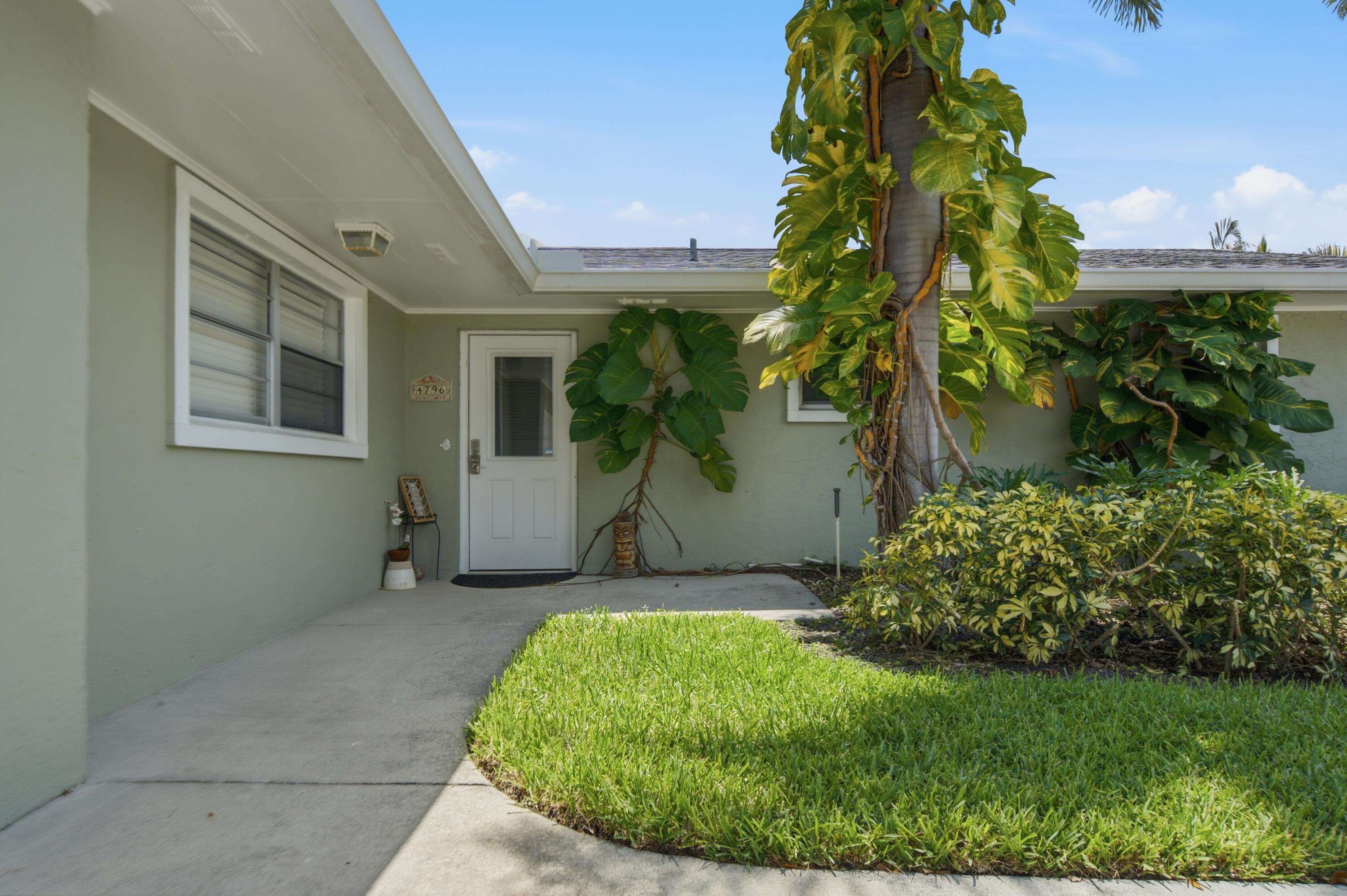 4796 SE Manatee Terrace, Stuart, FL 34997, Stuart - Photo 4