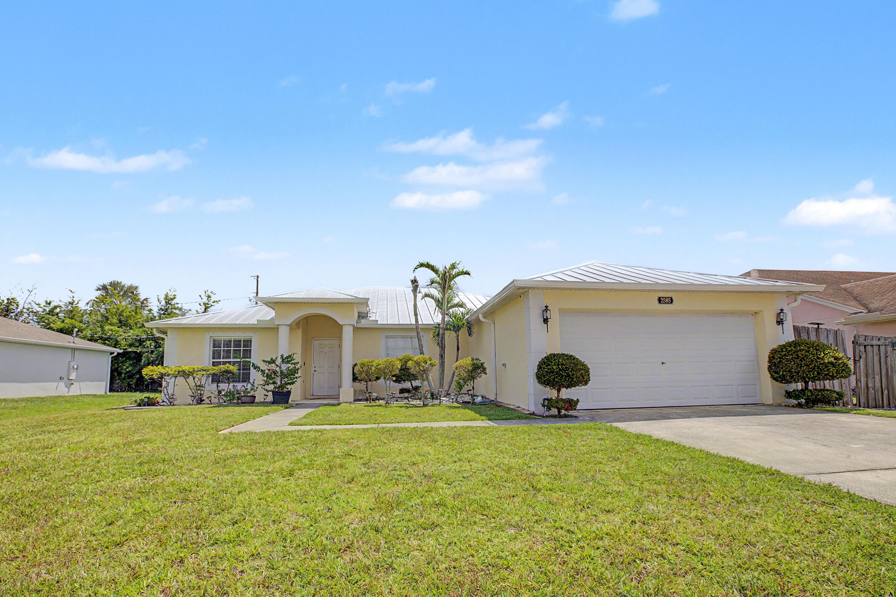 2585 SE LAKEWOOD Street, Port St. Lucie, FL 34952, Port St. Lucie