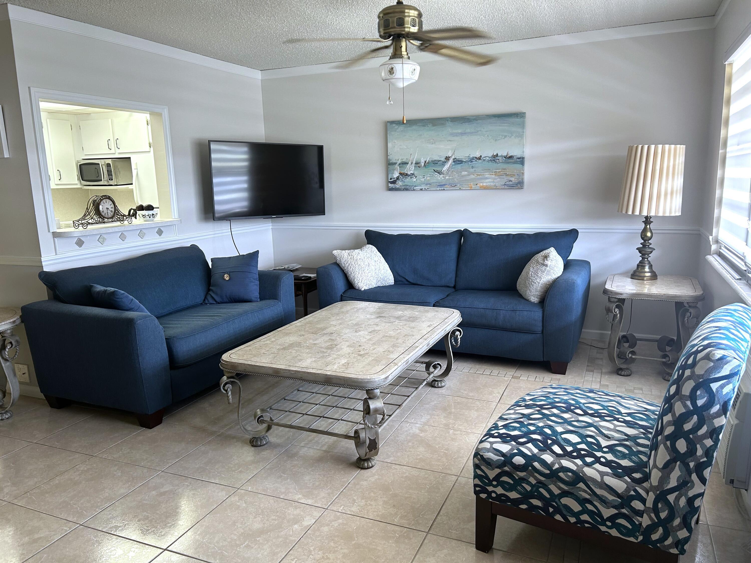 335 FARNHAM P, Deerfield Beach, FL 33442, Deerfield Beach - Photo 2