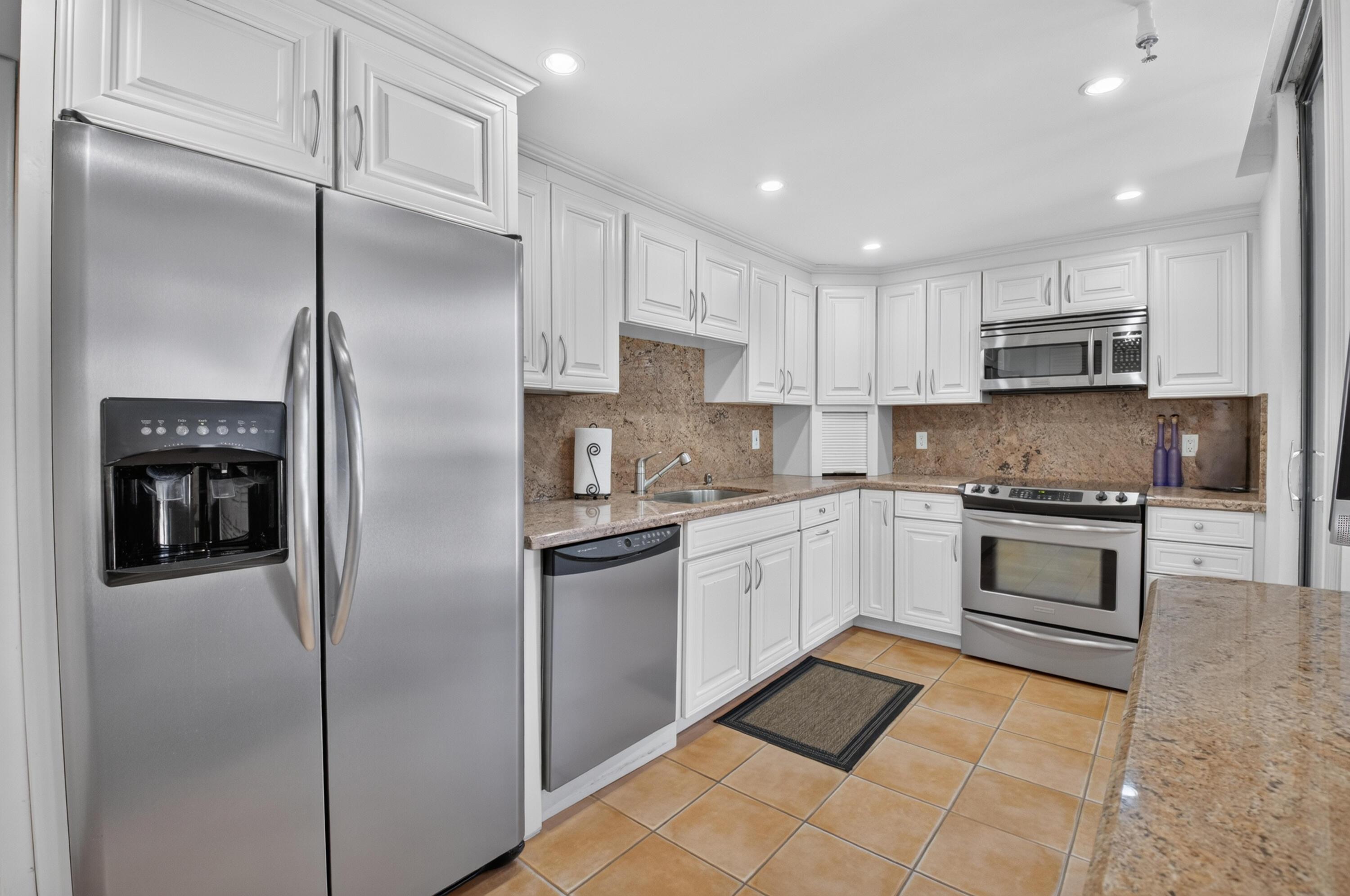 1721 Bridgewood Drive, Boca Raton, FL 33434, Boca Raton - Photo 3