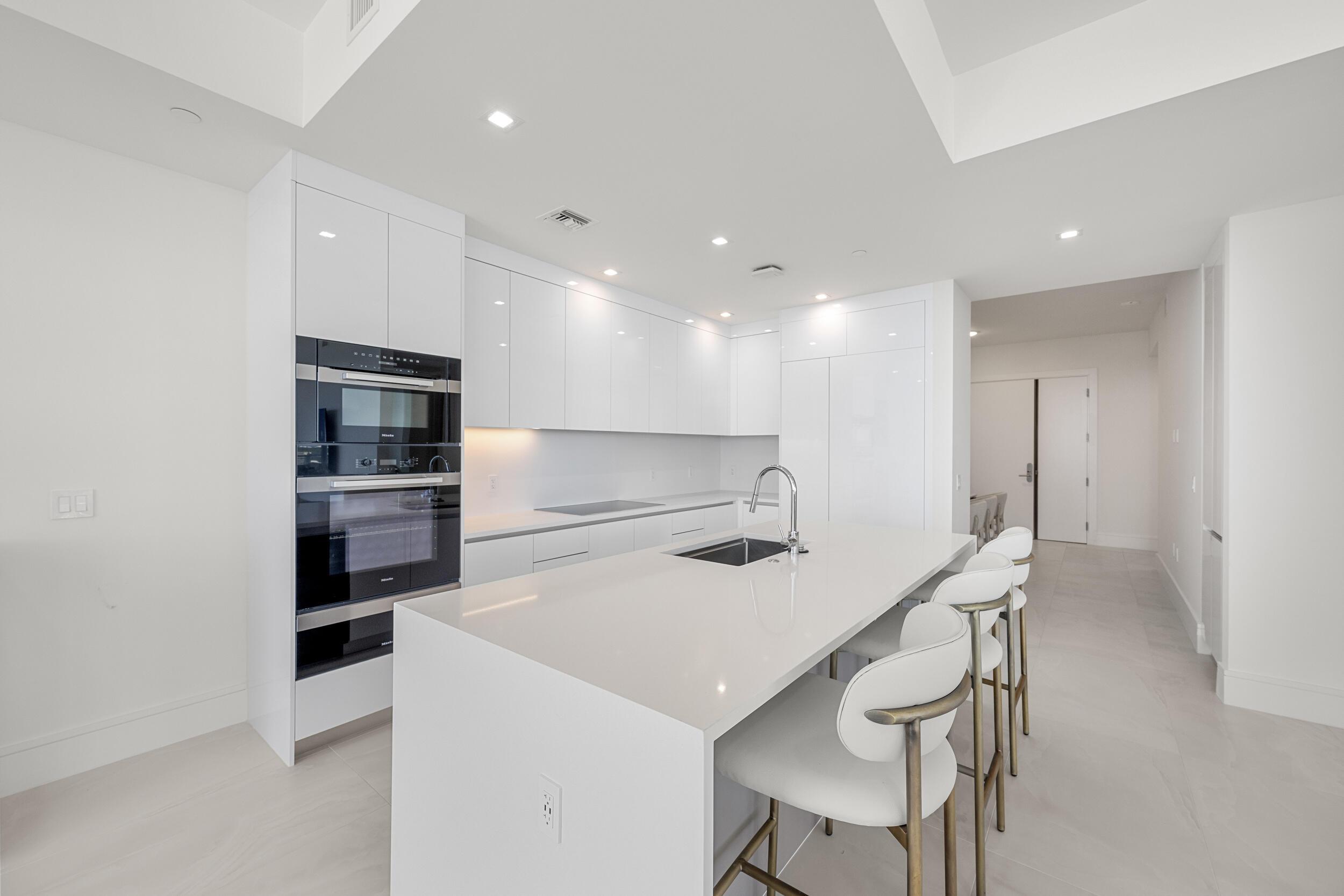 220 Lake Shore Drive 1001, Lake Park, FL 33403, Lake Park - Photo 3