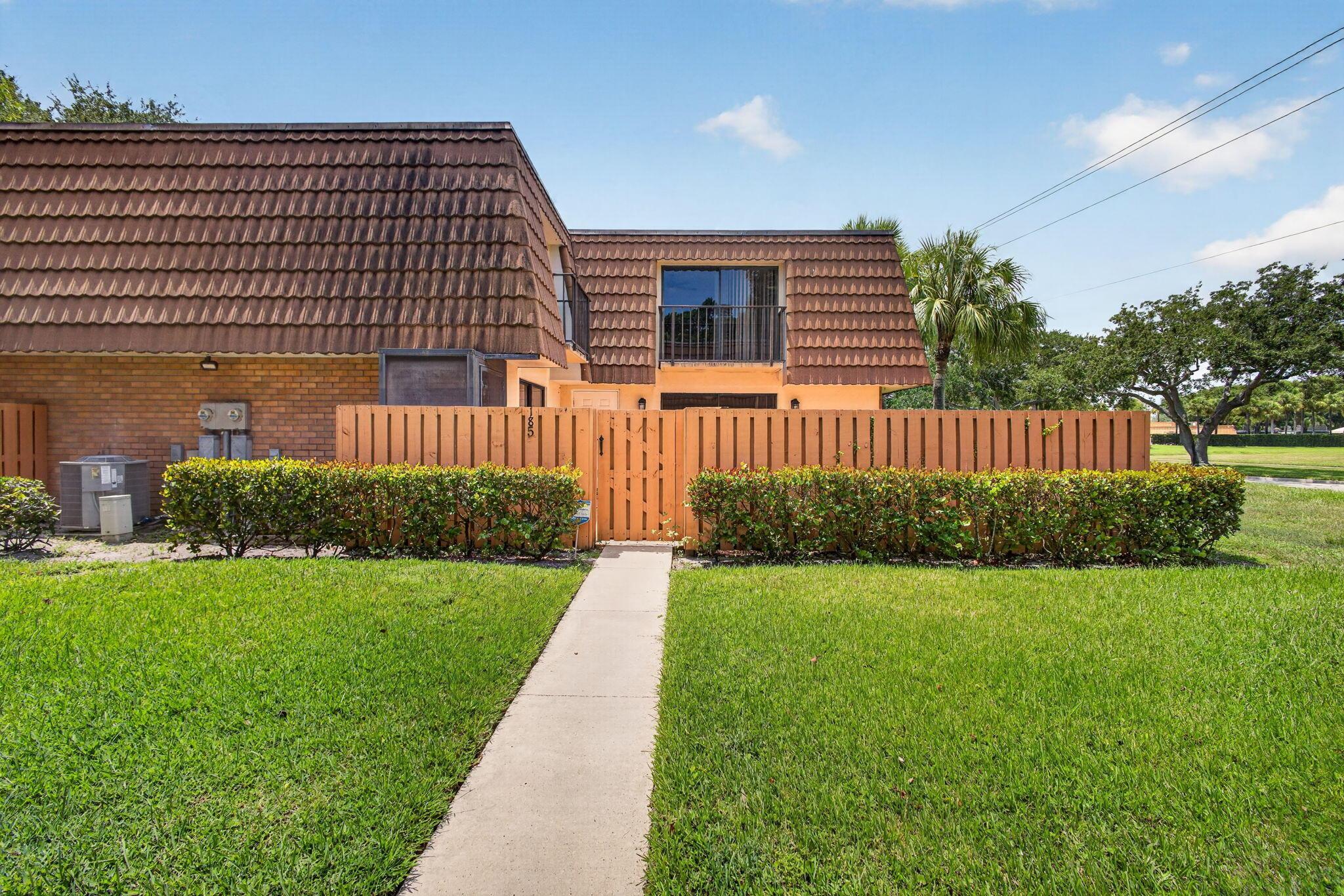 185 Charter Way, West Palm Beach, FL 33407, West Palm Beach