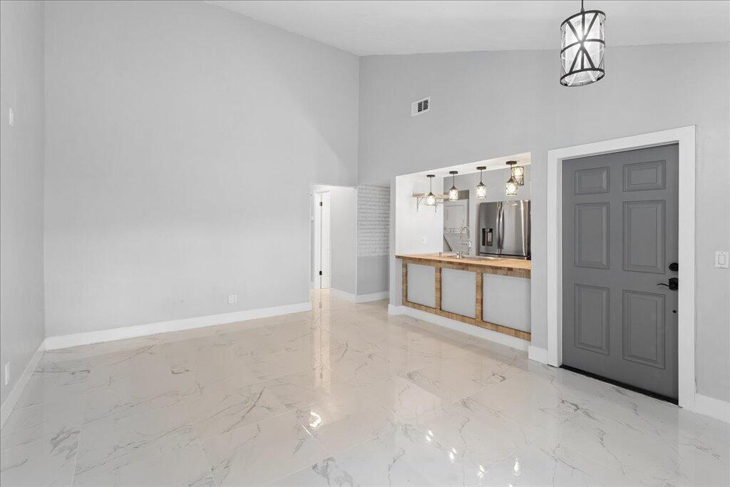 2062 SW 82ND Avenue, Davie, FL 33324, Davie - Photo 2