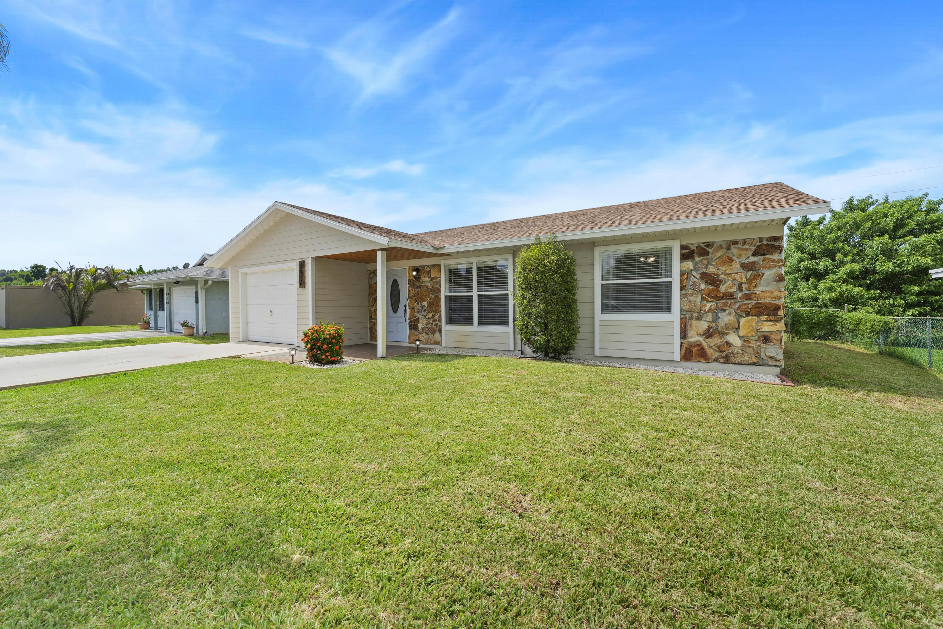3017 SE Orchid Street, Stuart, FL 34997, Stuart - Photo 2