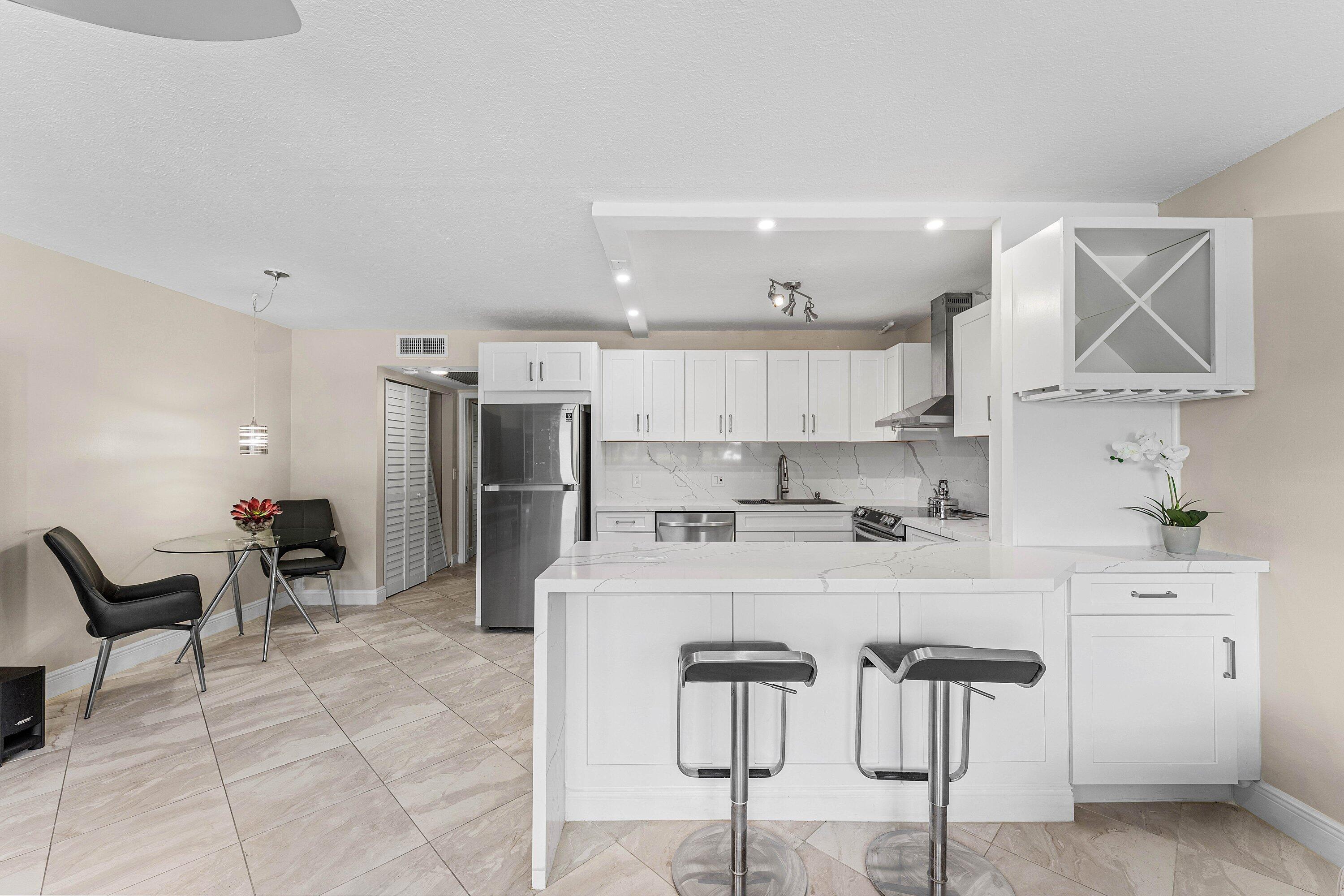 1015 Berkshire A, Deerfield Beach, FL 33442, Deerfield Beach - Photo 2