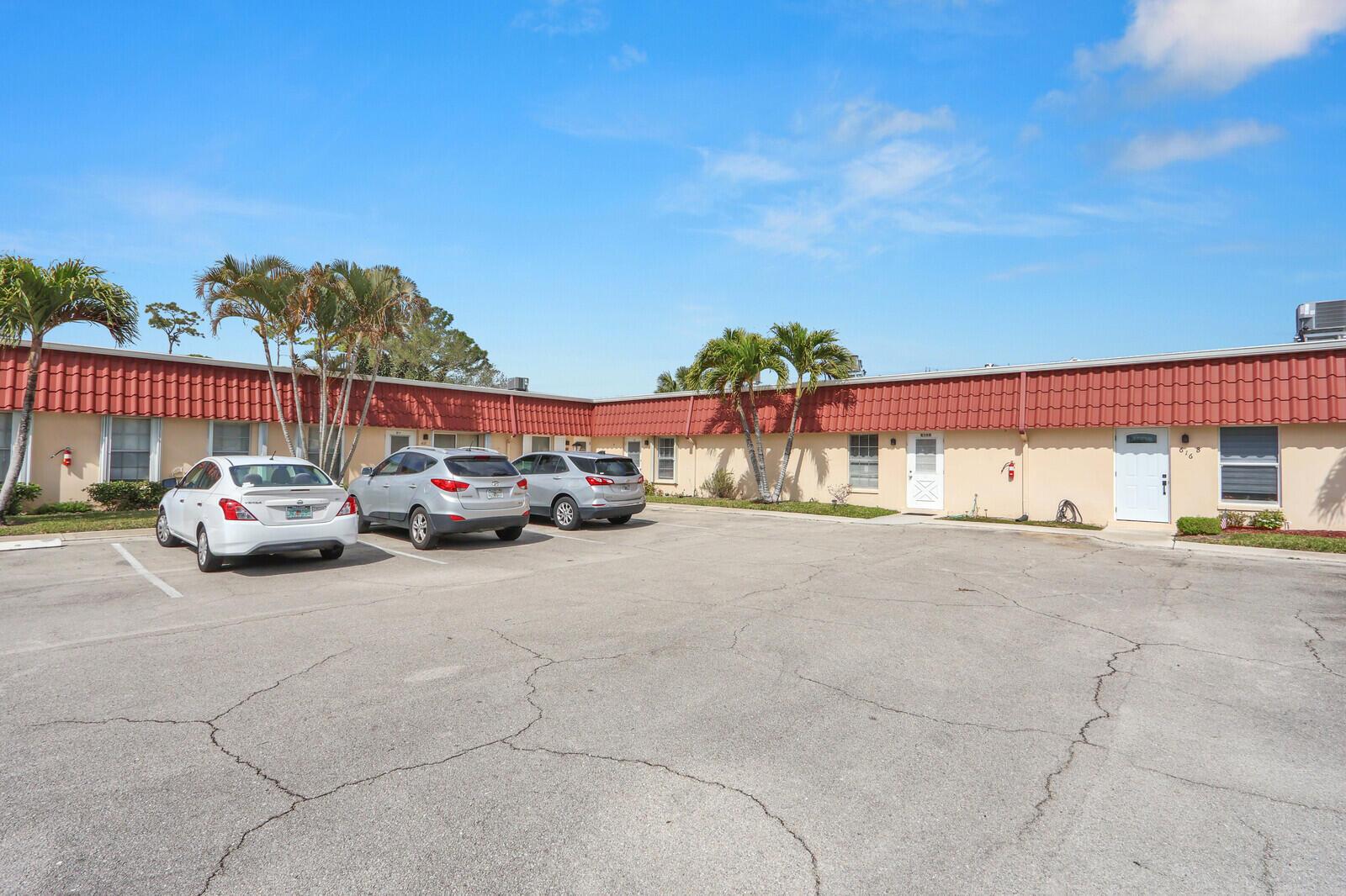 615 Laconia Circle, Greenacres, FL 33467, Greenacres - Photo 2