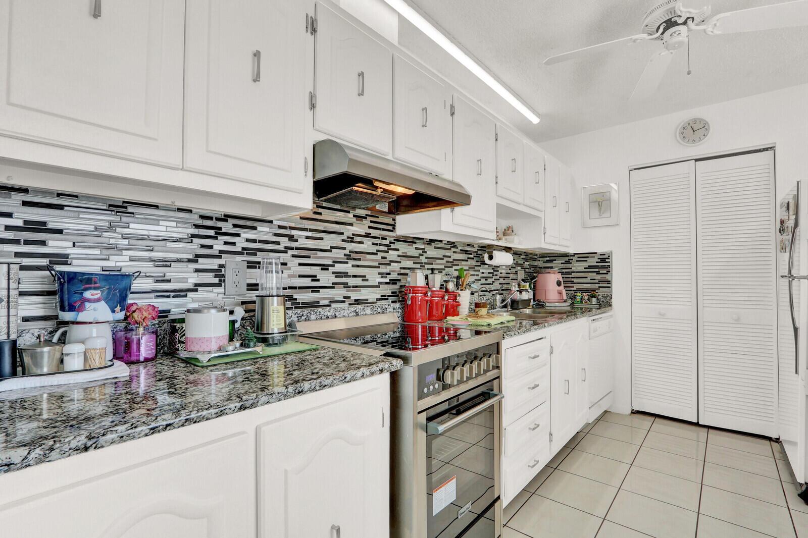 615 Laconia Circle, Greenacres, FL 33467, Greenacres - Photo 3