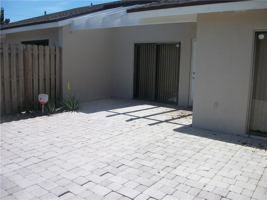 4953 E LAKES Drive, Deerfield Beach, FL 33064, Deerfield Beach - Photo 4