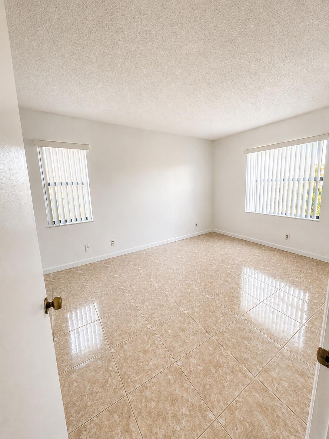 7178 Golf Colony Court 101, Lake Worth, FL 33467, Lake Worth - Photo 3