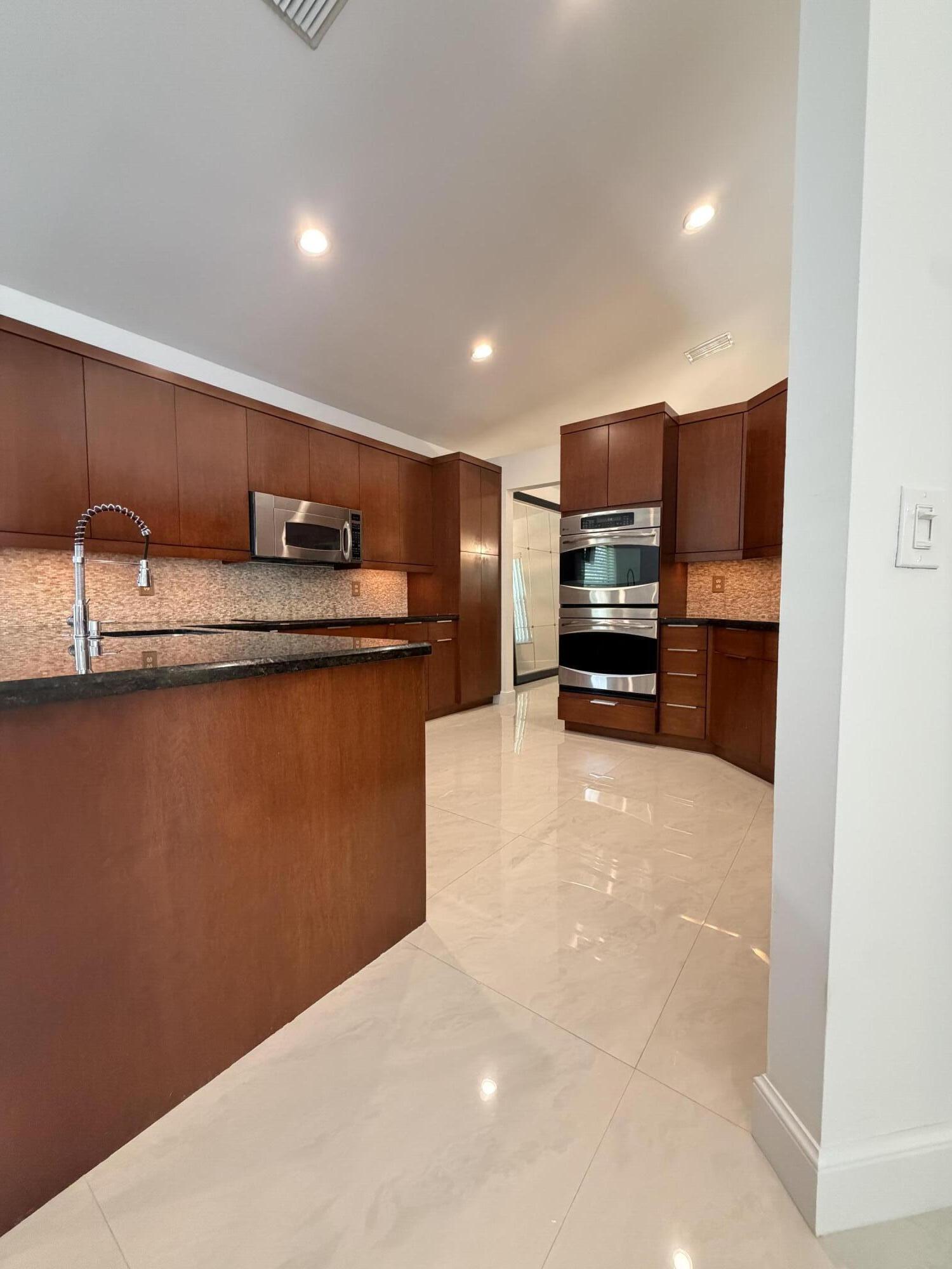 5705 NW 100th Terrace, Coral Springs, FL 33076, Coral Springs - Photo 4