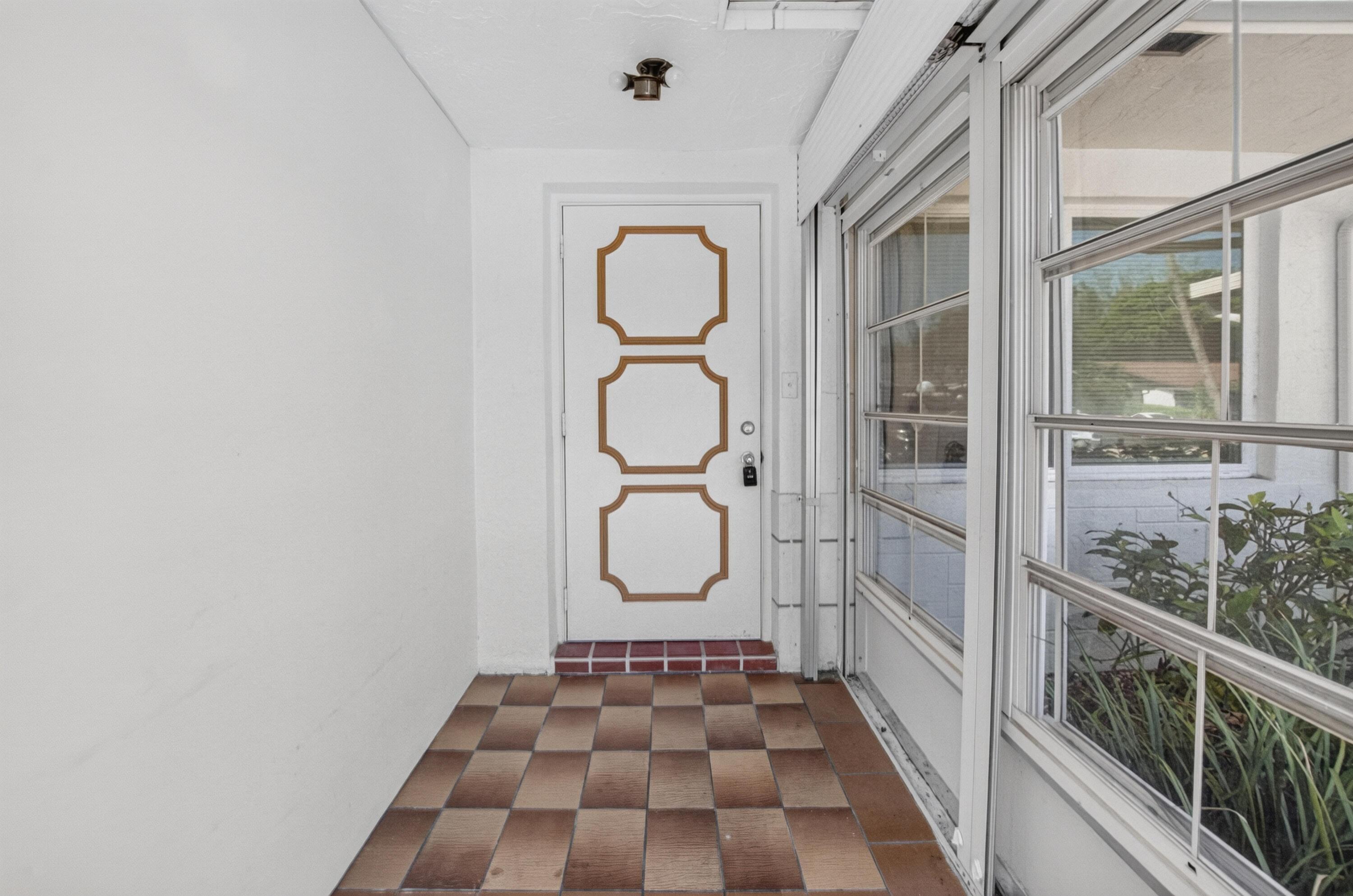 6070 La Palma Lane, Delray Beach, FL 33484, Delray Beach - Photo 2