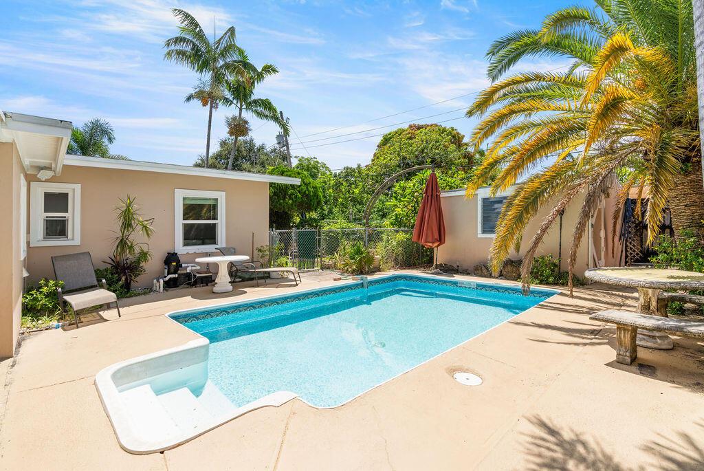 916 W DUVAL Street, Lantana, FL 33462, Lantana - Photo 4