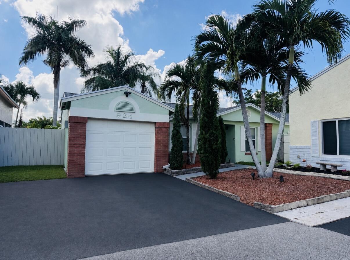 924 CUMBERLAND Terrace, Davie, FL 33325, Davie